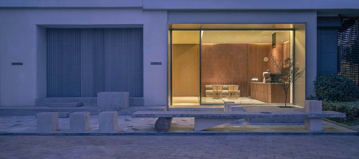 Cheese-like and stone tables with pinkish quirky-shaped elements add more personality to DSC store