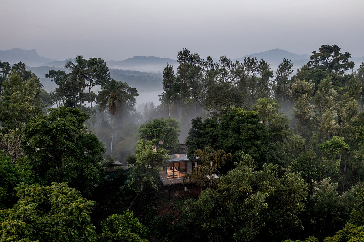 Okno Modhomes completes a serene sanctuary with a mirrored façade in Karnataka