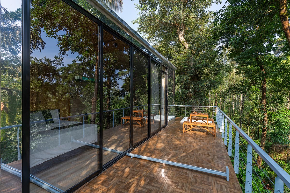 Okno Modhomes completes a serene sanctuary with a mirrored façade in Karnataka