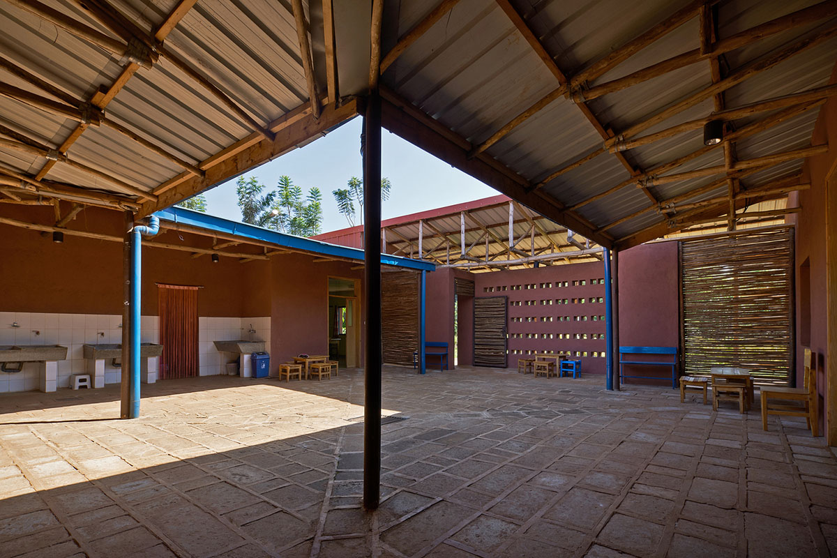 Ethiopian campus by StudioBenaim is dedicated to street children and features local elements