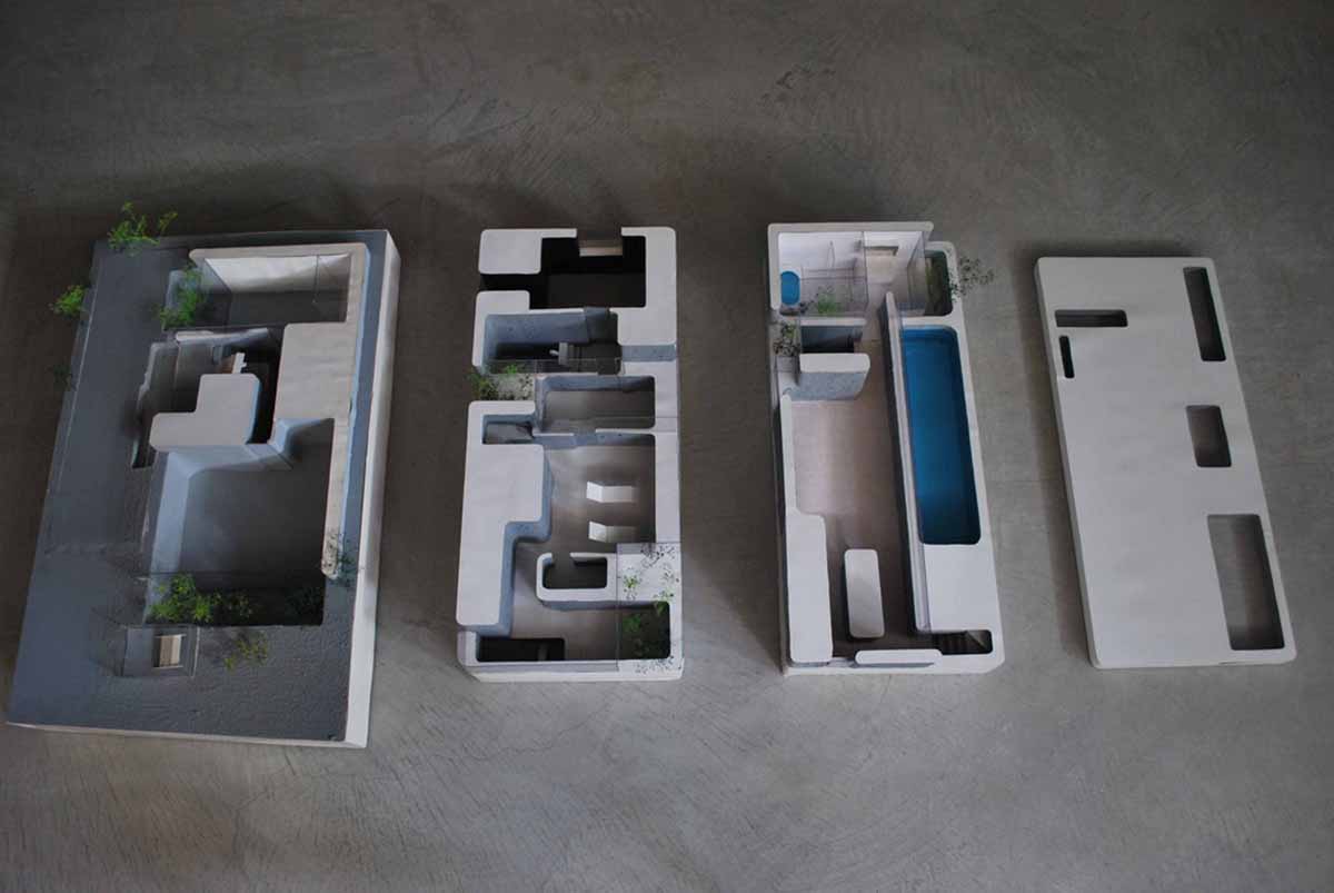 Casting moulds form this fluid private residence and dental clinic designed by N MAEDA ATELIER