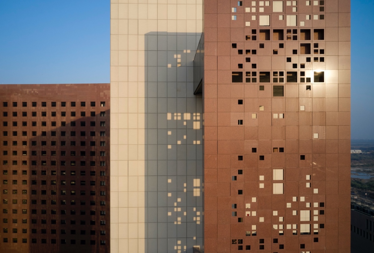 The Largest Office Building in the World - Surat Diamond Bourse, Gujarat, India 