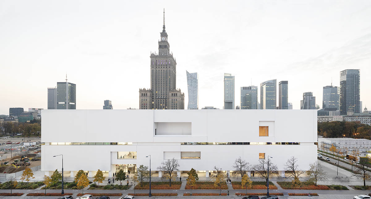 The Museum of Modern Art in Warsaw acts as 