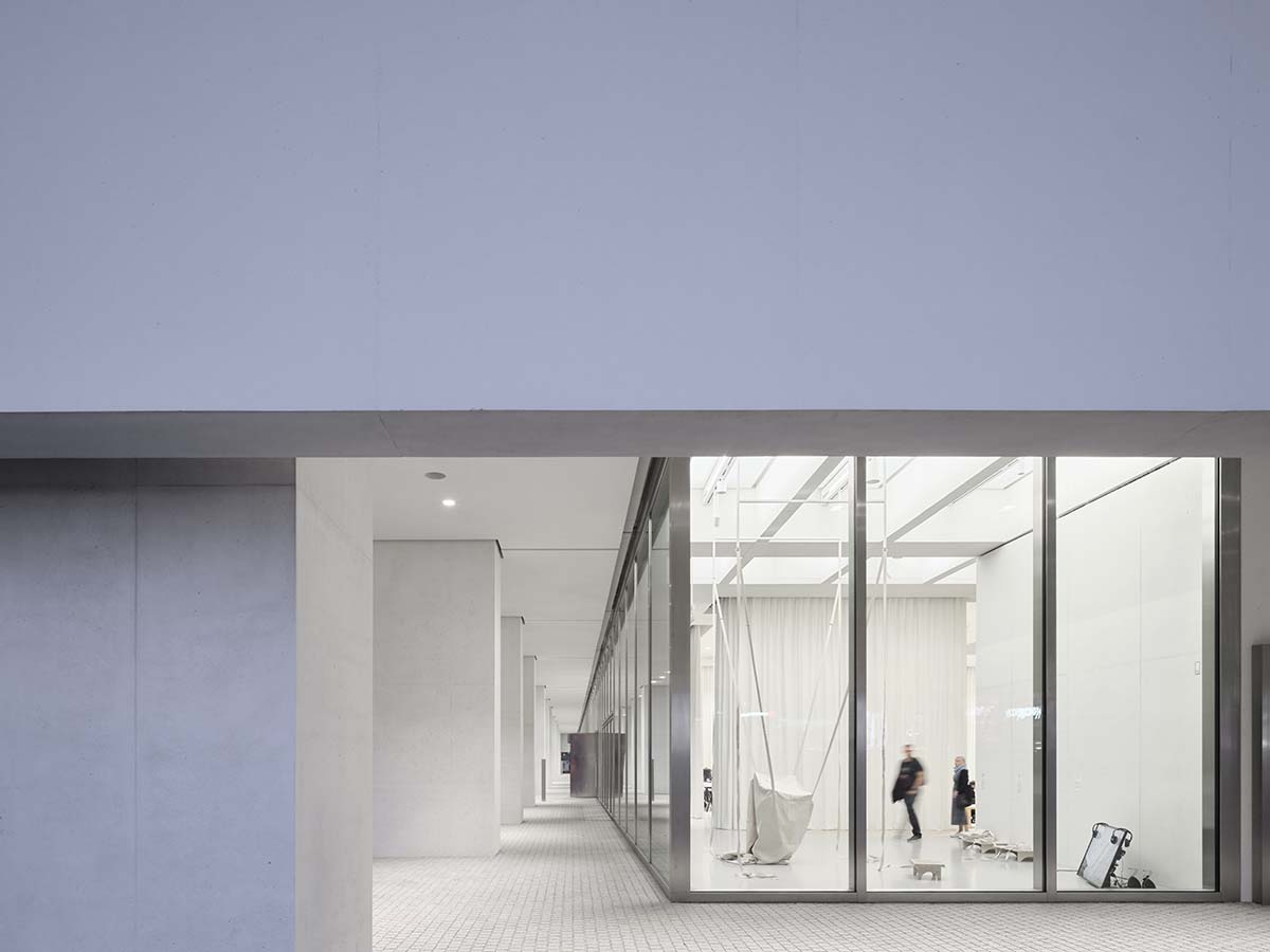 The Museum of Modern Art in Warsaw acts as 