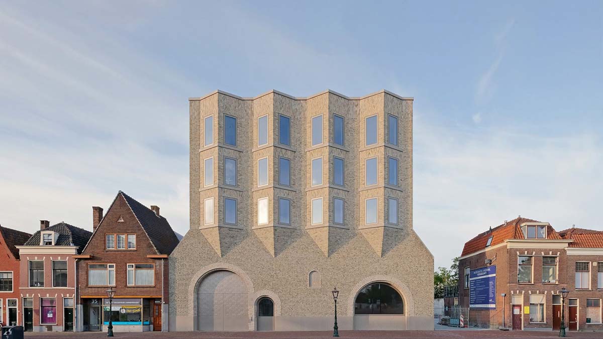 Reset adds modern extension to a traditional brick townhouse