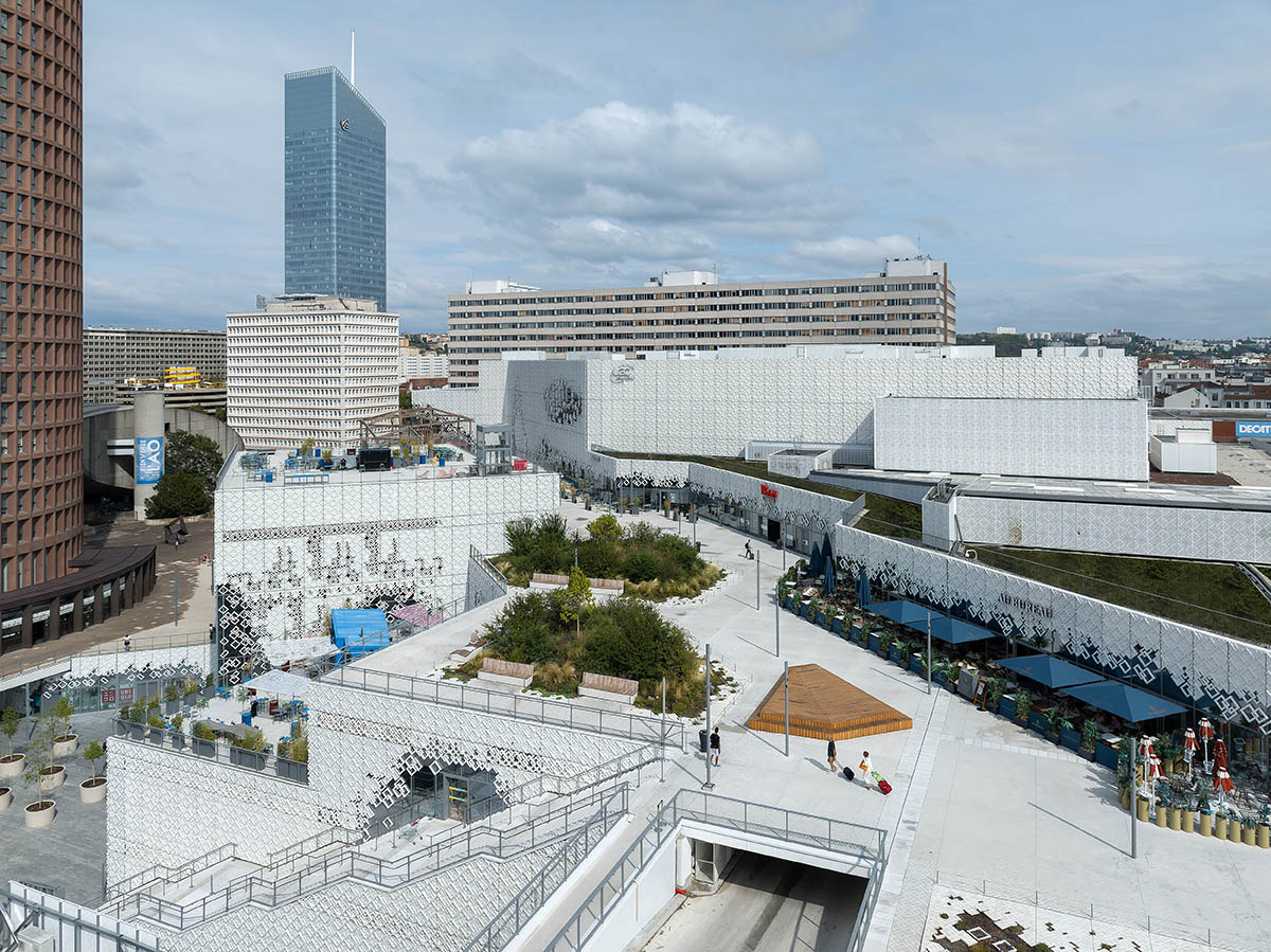 MVRDV completes transformation of Lyon’s historic shopping centre with a lace-looking façade