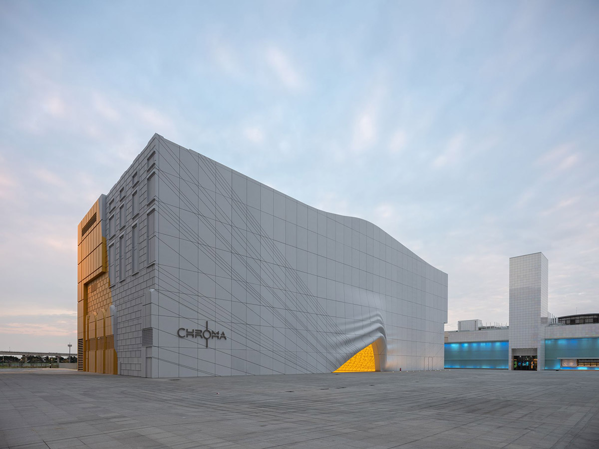 MVRDV completes entertainment complex featuring imprinted white and gold façade in Seoul