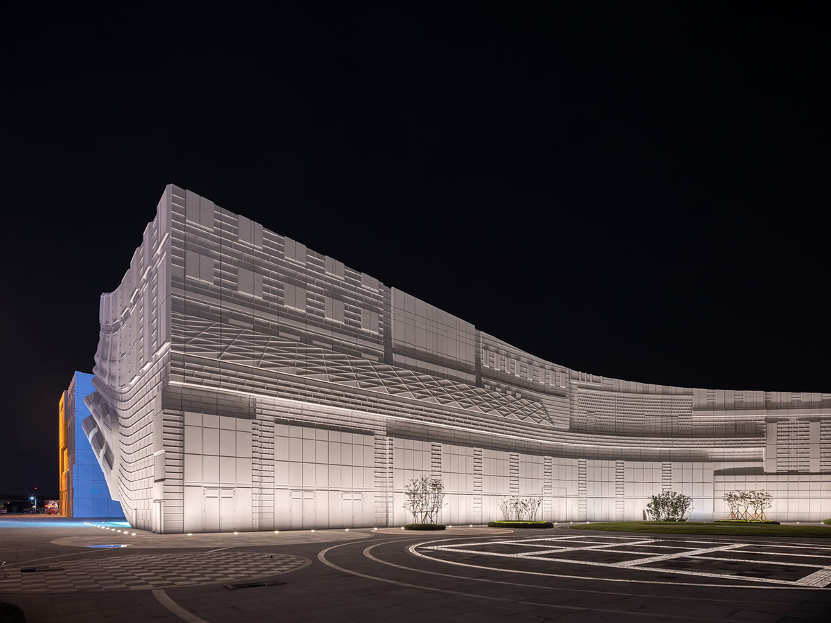 MVRDV completes entertainment complex featuring imprinted white and gold façade in Seoul