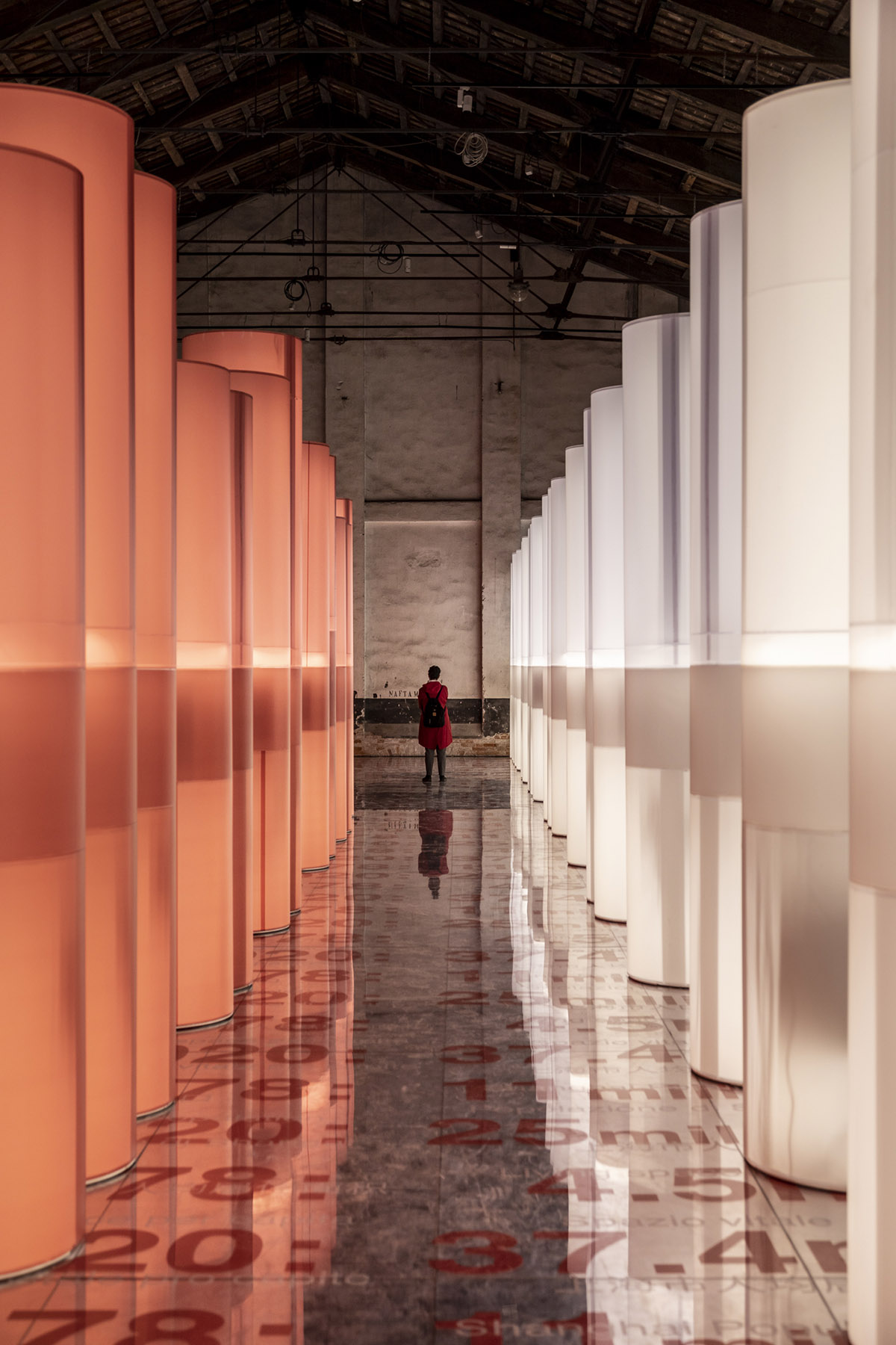 Giant collosal scrolls shine spotlight on China's 40 years of urbanization at Venice Biennale