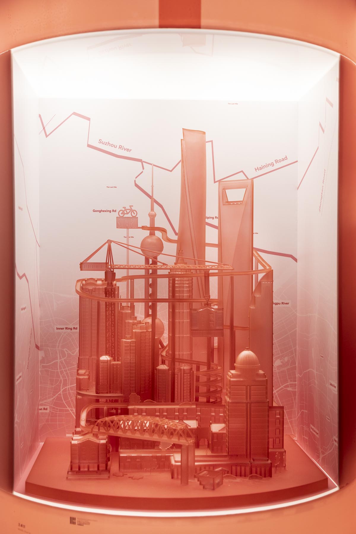 Giant collosal scrolls shine spotlight on China's 40 years of urbanization at Venice Biennale