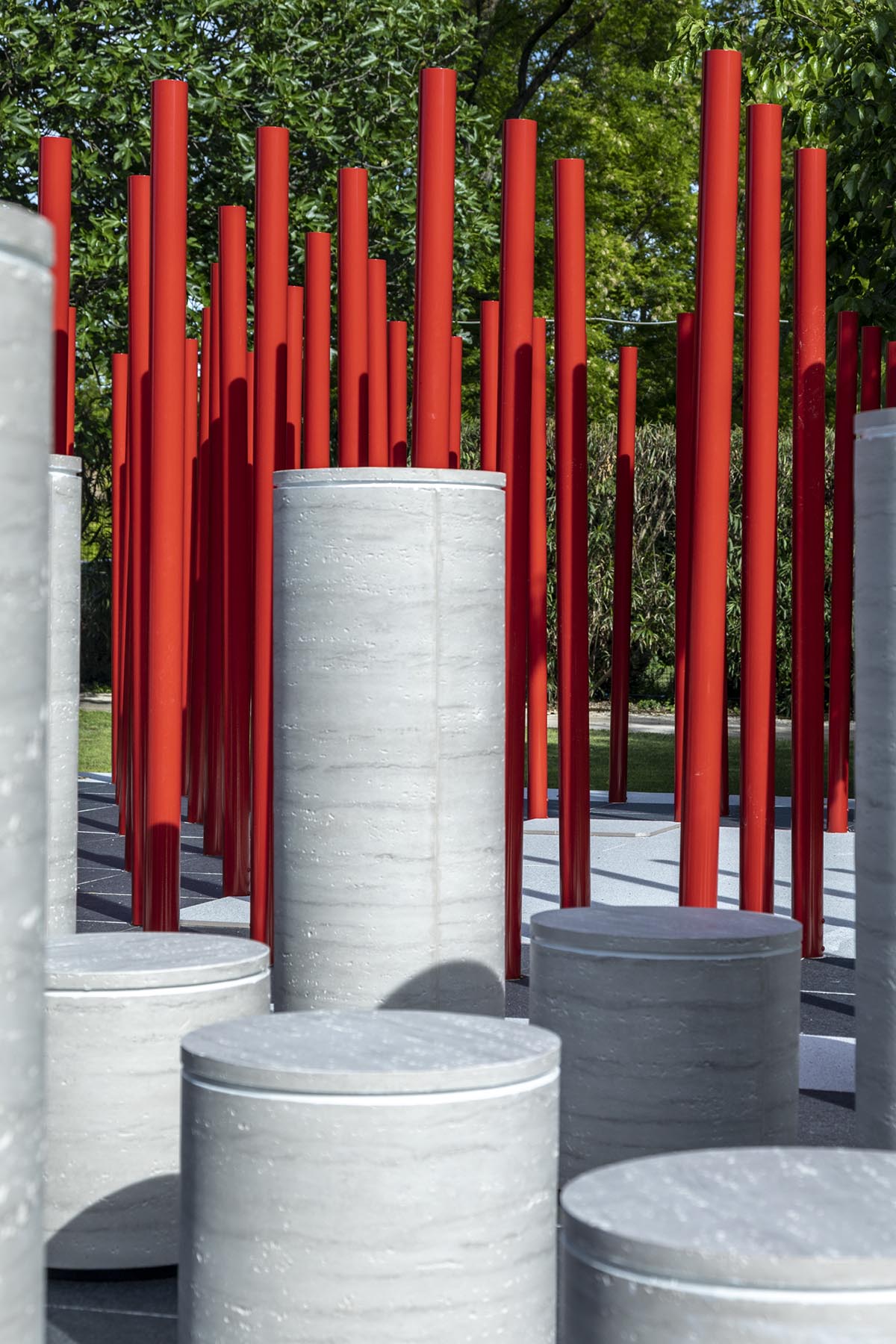 Giant collosal scrolls shine spotlight on China's 40 years of urbanization at Venice Biennale