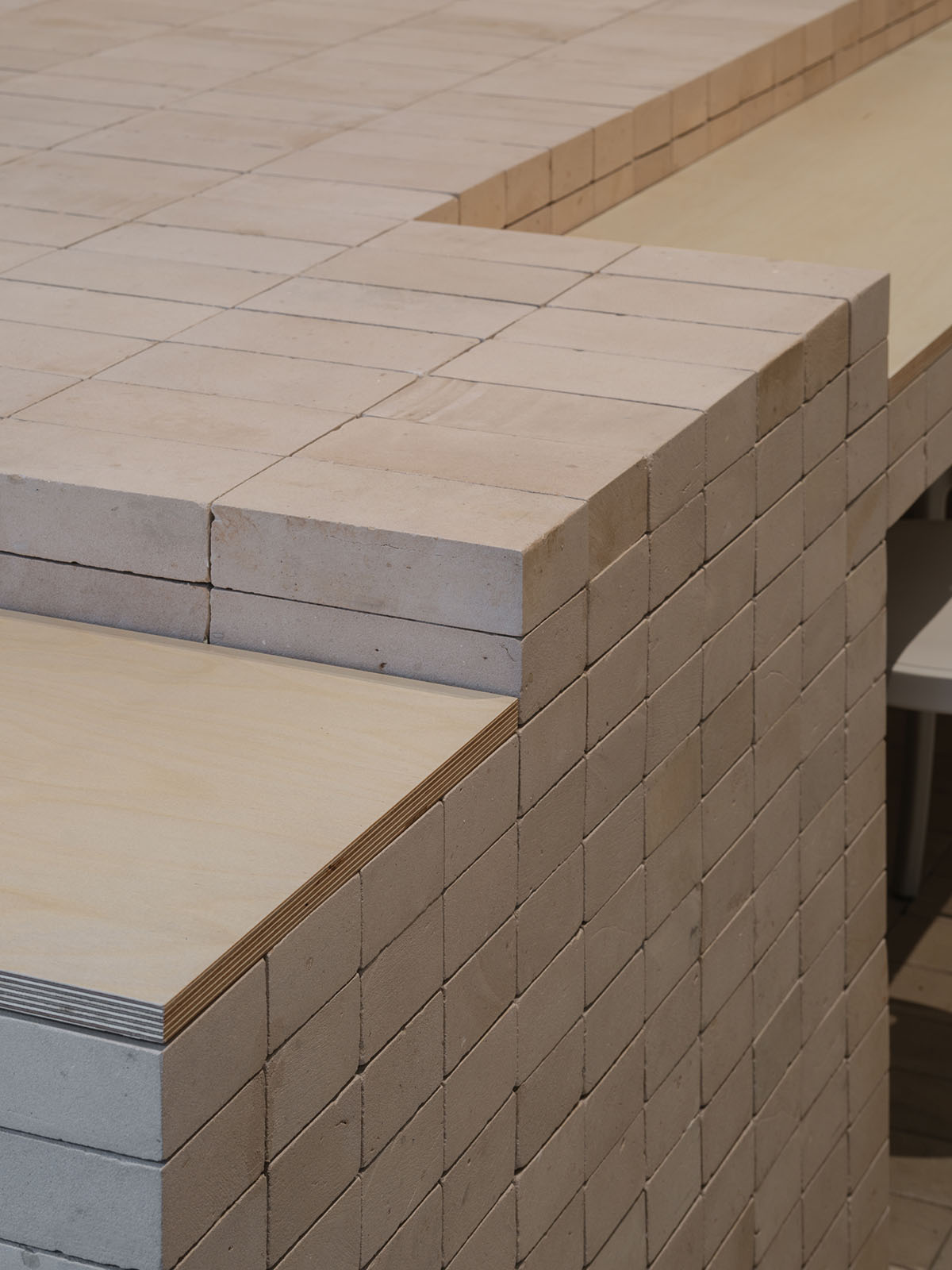 Neri&Hu creates a cafe in Shanghai that evokes the feeling of