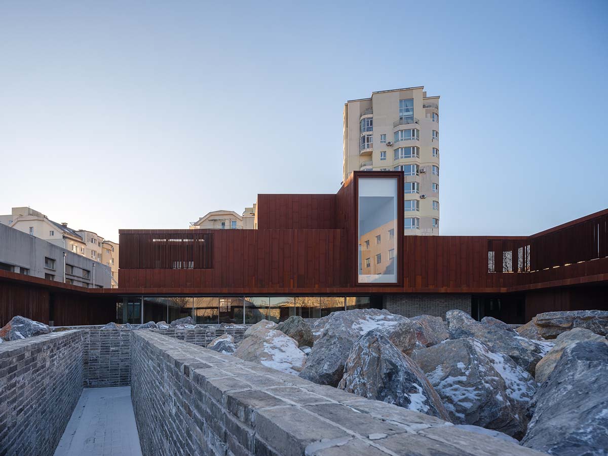 Neri&Hu revitalizes urban memory with corten steel volume in Dalian, China