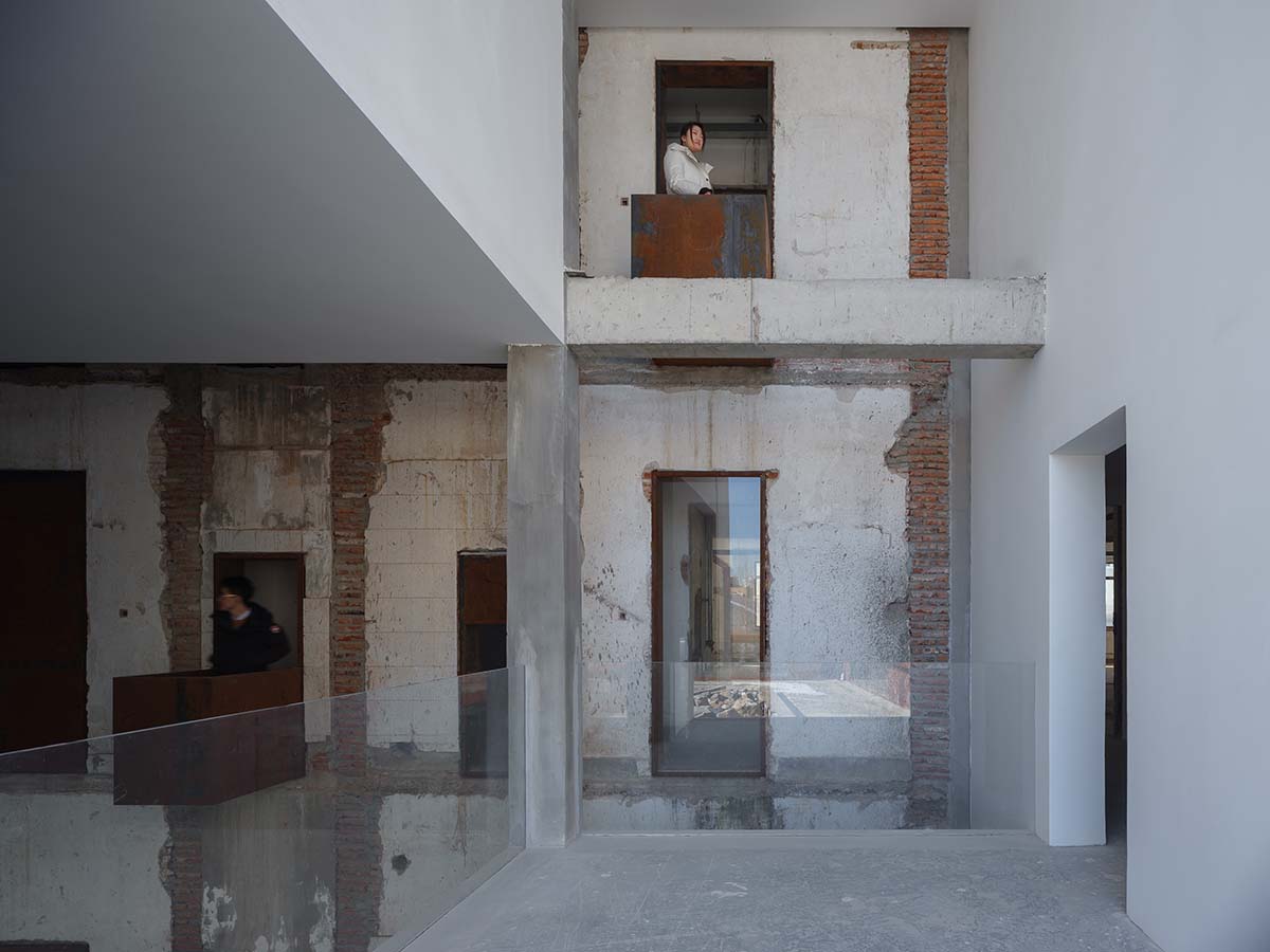 Neri&Hu revitalizes urban memory with corten steel volume in Dalian, China