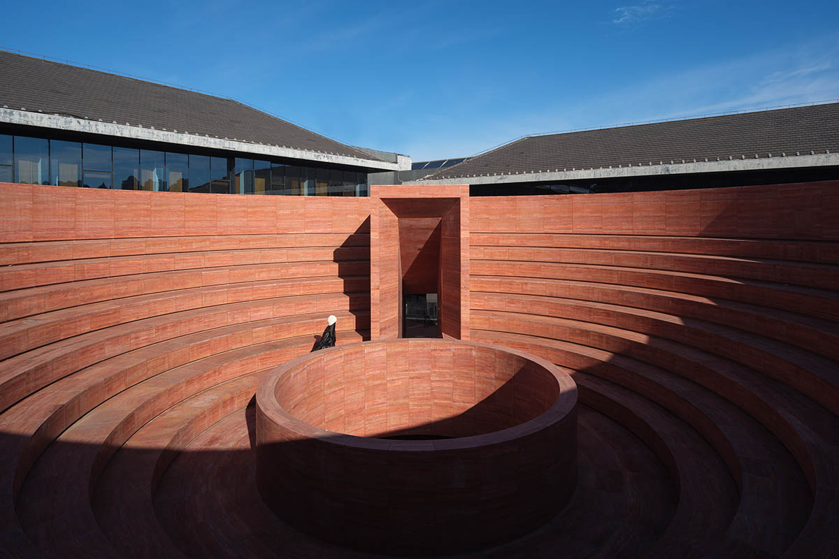 Neri&Hu creates a meandering journey in the extension of the Qujiang Museum of Fine Arts in Xi'an