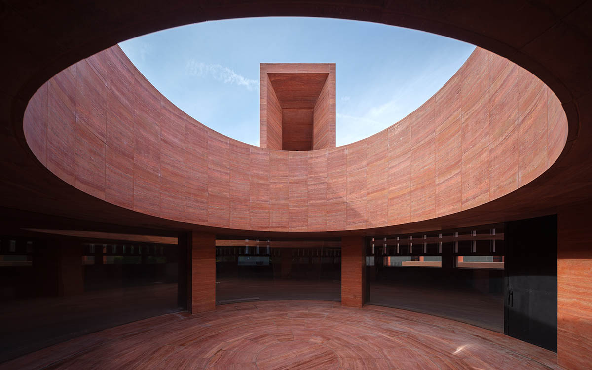 Neri&Hu creates a meandering journey in the extension of the Qujiang Museum of Fine Arts in Xi'an