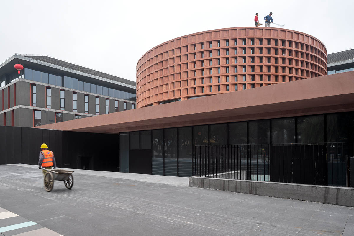 Neri&Hu creates a meandering journey in the extension of the Qujiang Museum of Fine Arts in Xi'an