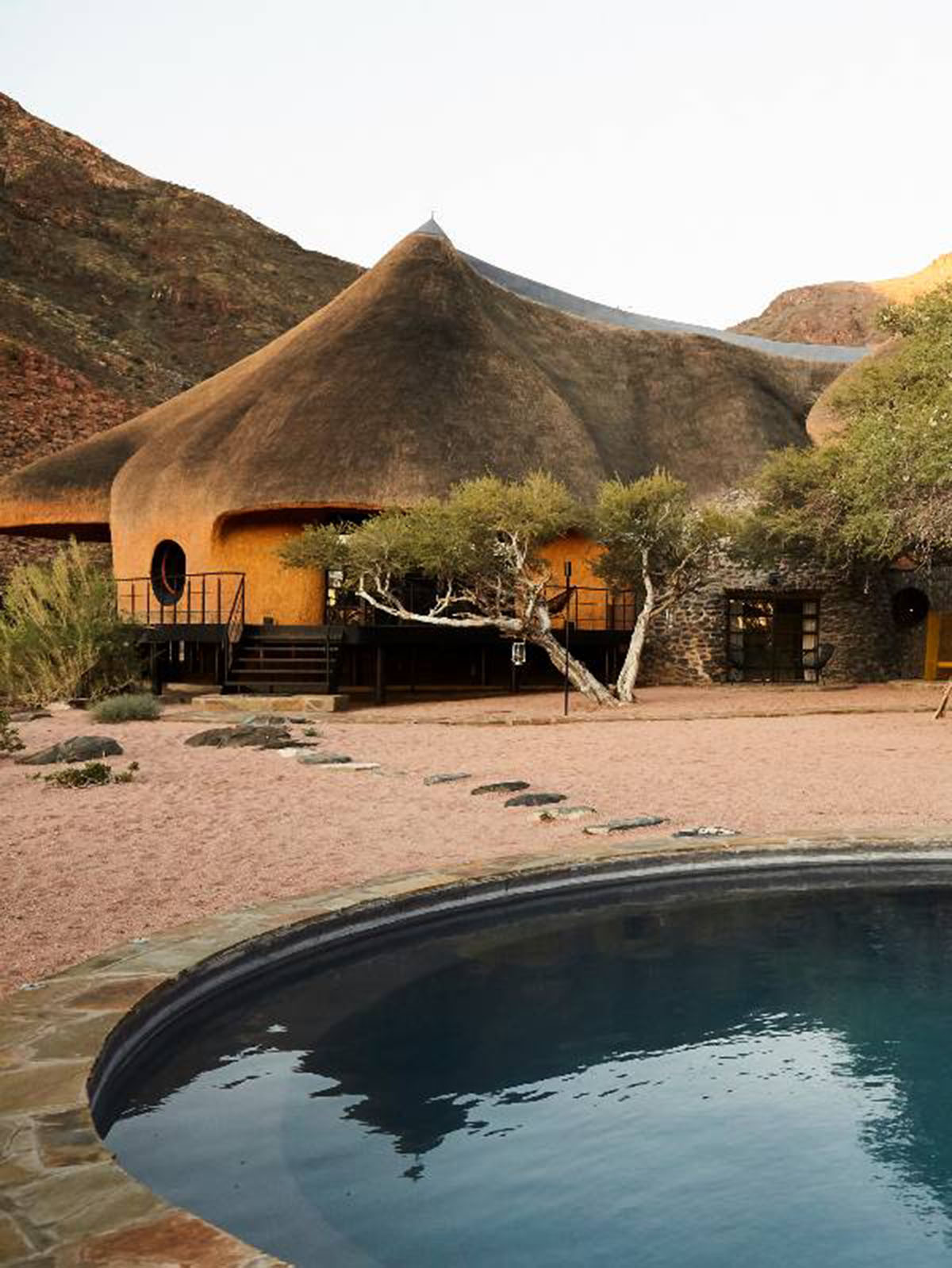 Porky Hefer's first secluded house was built from organic materials in the Namib Desert