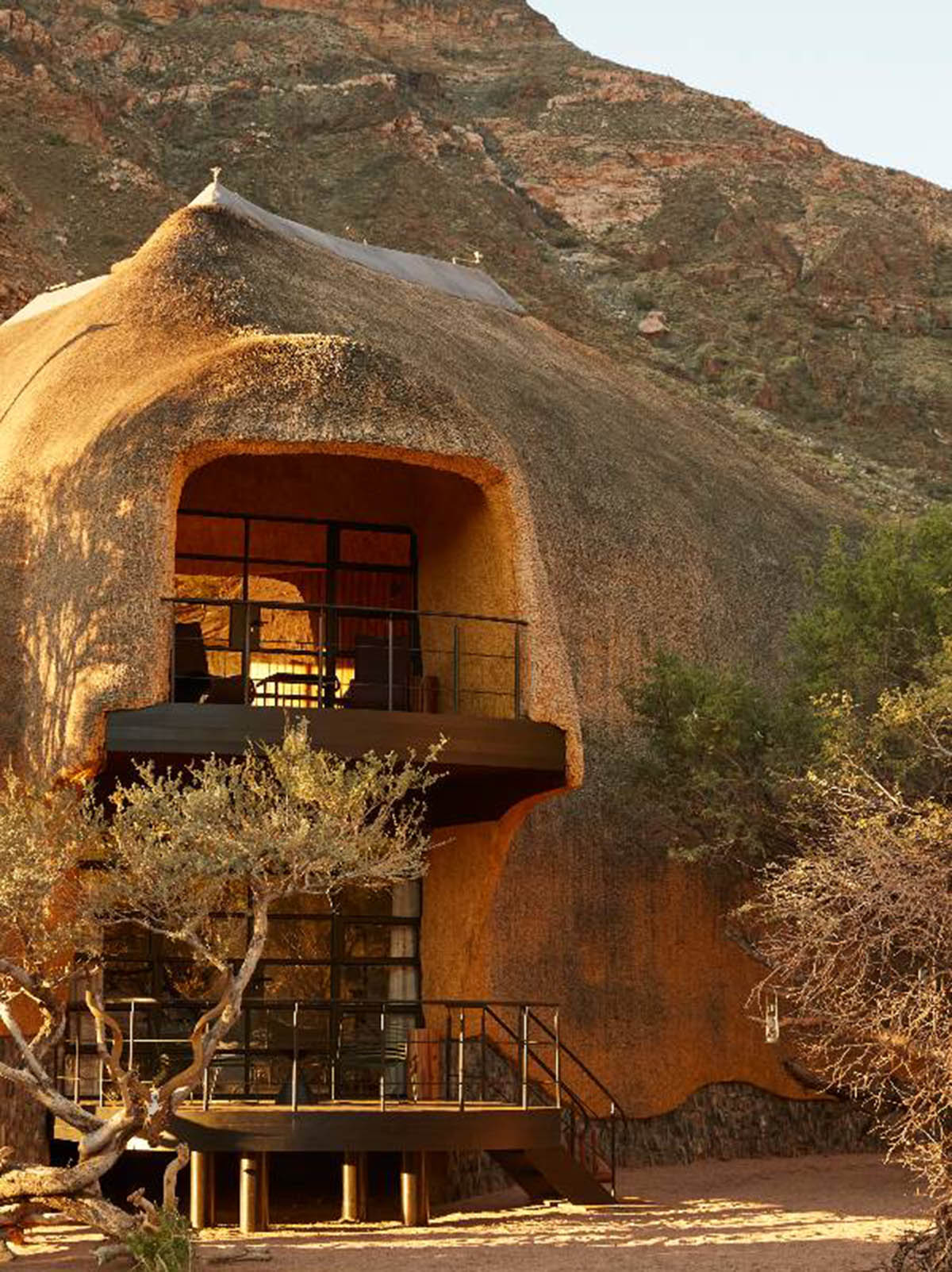 Porky Hefer's first secluded house was built from organic materials in the Namib Desert