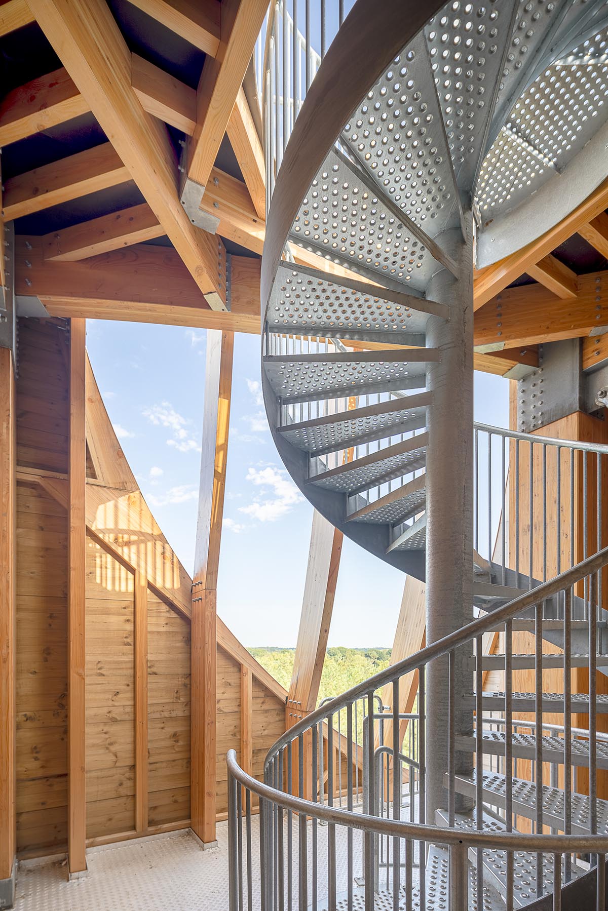 NEXT architects completes Watchtower Einderheide for humans and animals in Bergeijk