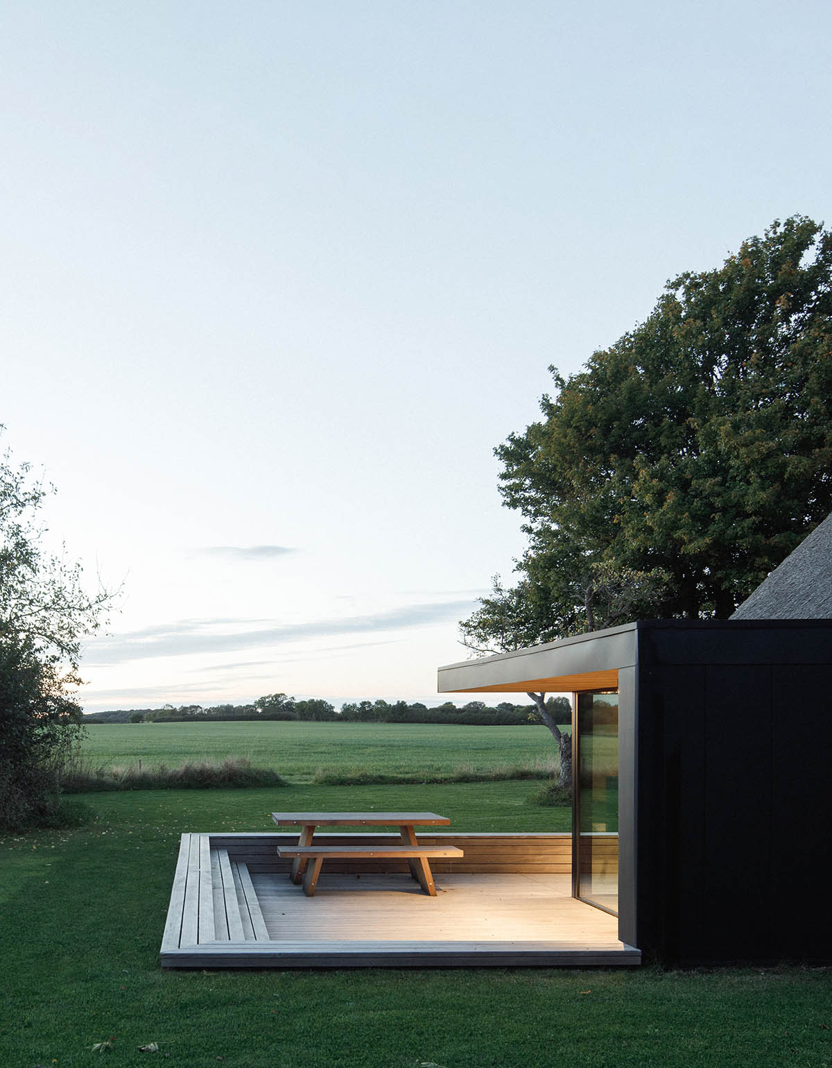 Jan Henrik Jansen and Marshall Blecher convert old thatched crofters cottage into a modern retreat
