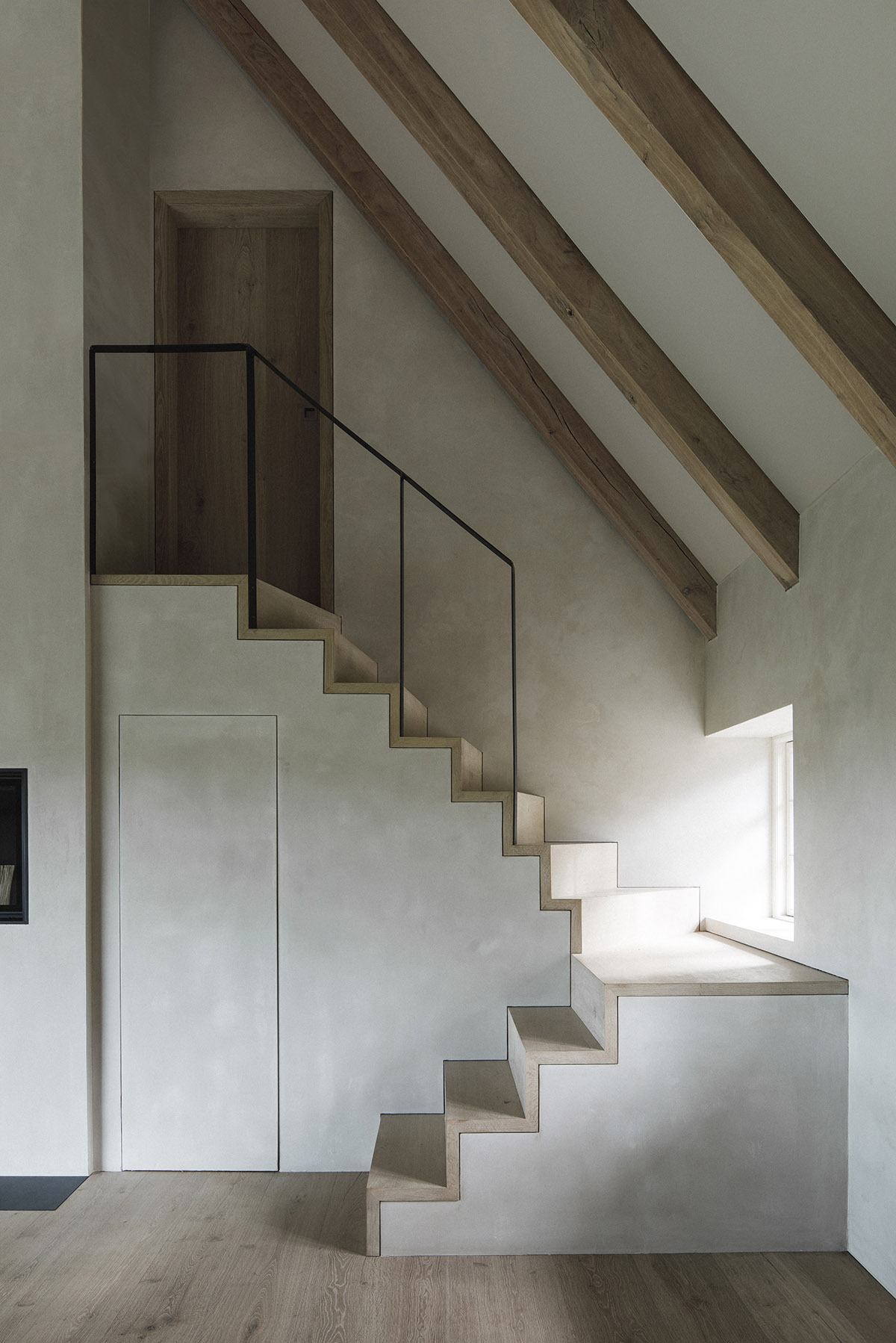 Jan Henrik Jansen and Marshall Blecher convert old thatched crofters cottage into a modern retreat