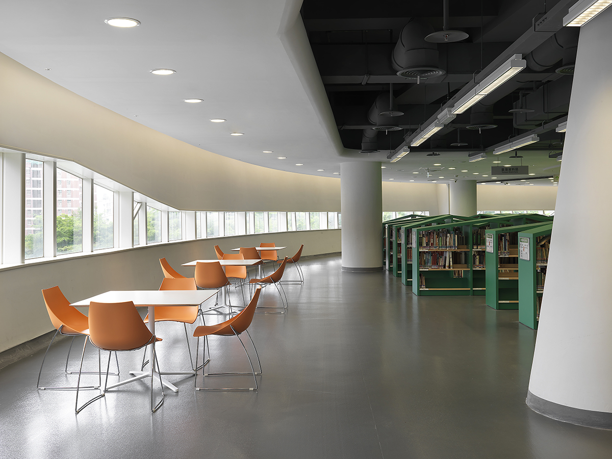 The Continuous Networks of Public Arts - The National Library of Public Information in Taiwan