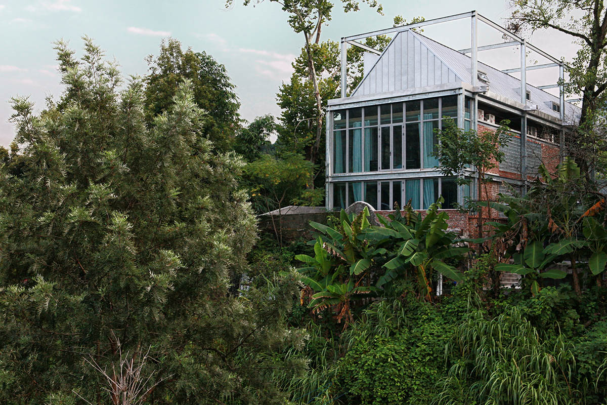 Monolith Architects converts abandoned factories into a hotel in rural China