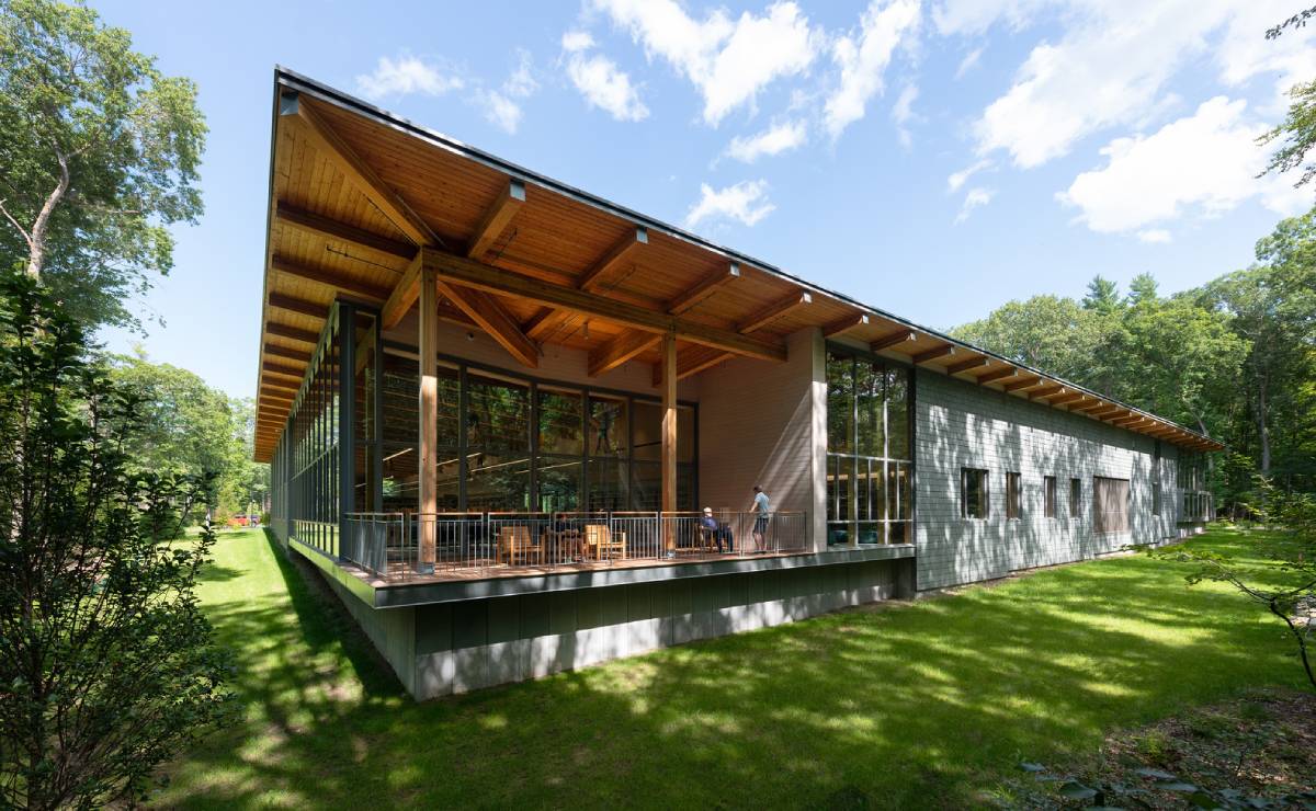 Norwell Public Library Greets its Visitors With Books and Nature