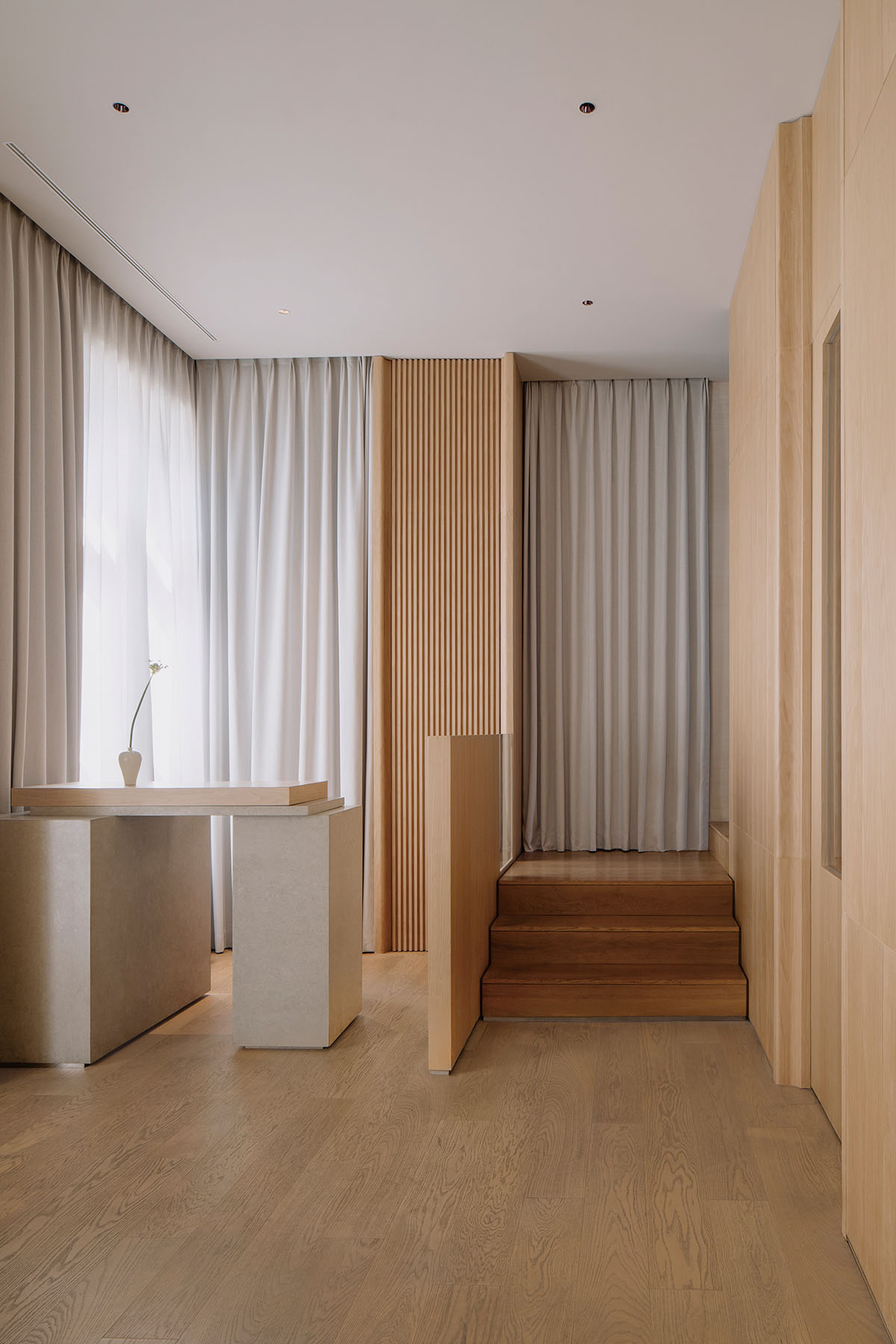 Sò Studio combines soft and sharp lines for interiors of Restaurant Lunar in Shanghai