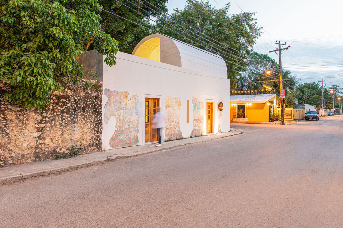 TACO converts small rural house into a restaurant on a corner plot in Mérida, Mexico