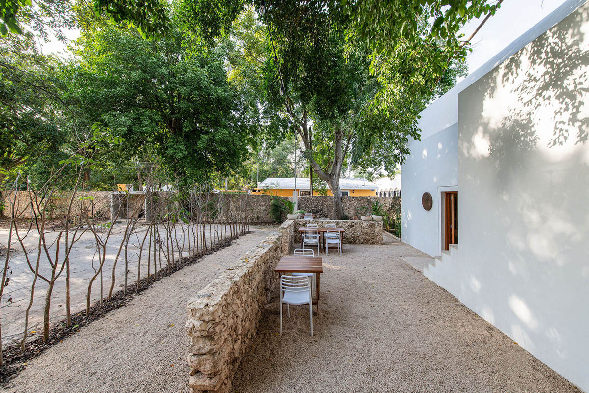 TACO converts small rural house into a restaurant on a corner plot in Mérida, Mexico