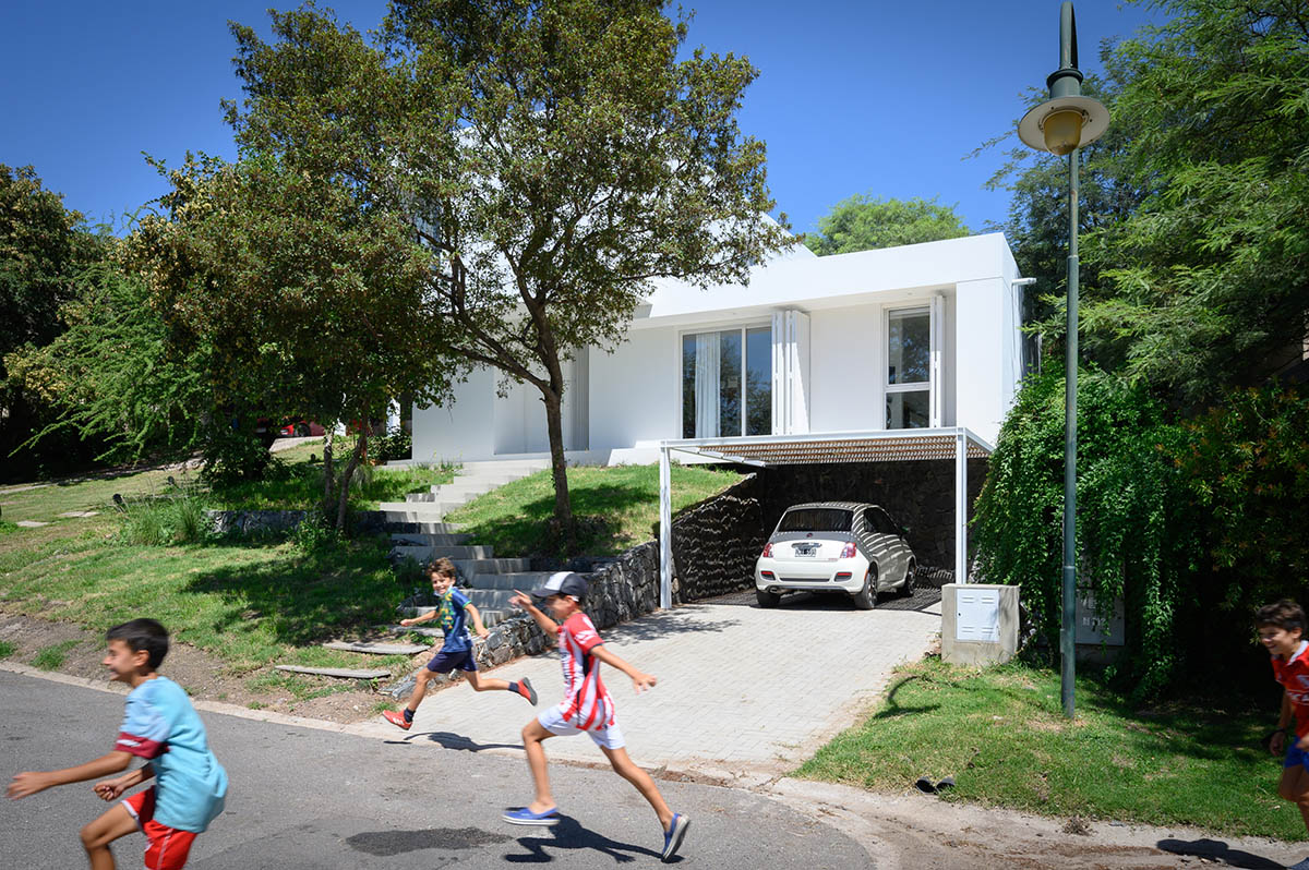 Octava Estudio Cba completes Terrazas de la Villa Housing in Cordoba, Argentina 