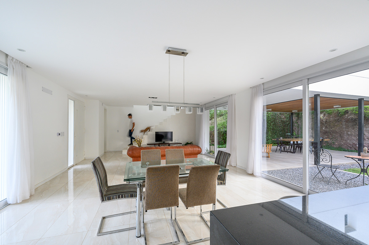 Octava Estudio Cba completes Terrazas de la Villa Housing in Cordoba, Argentina 