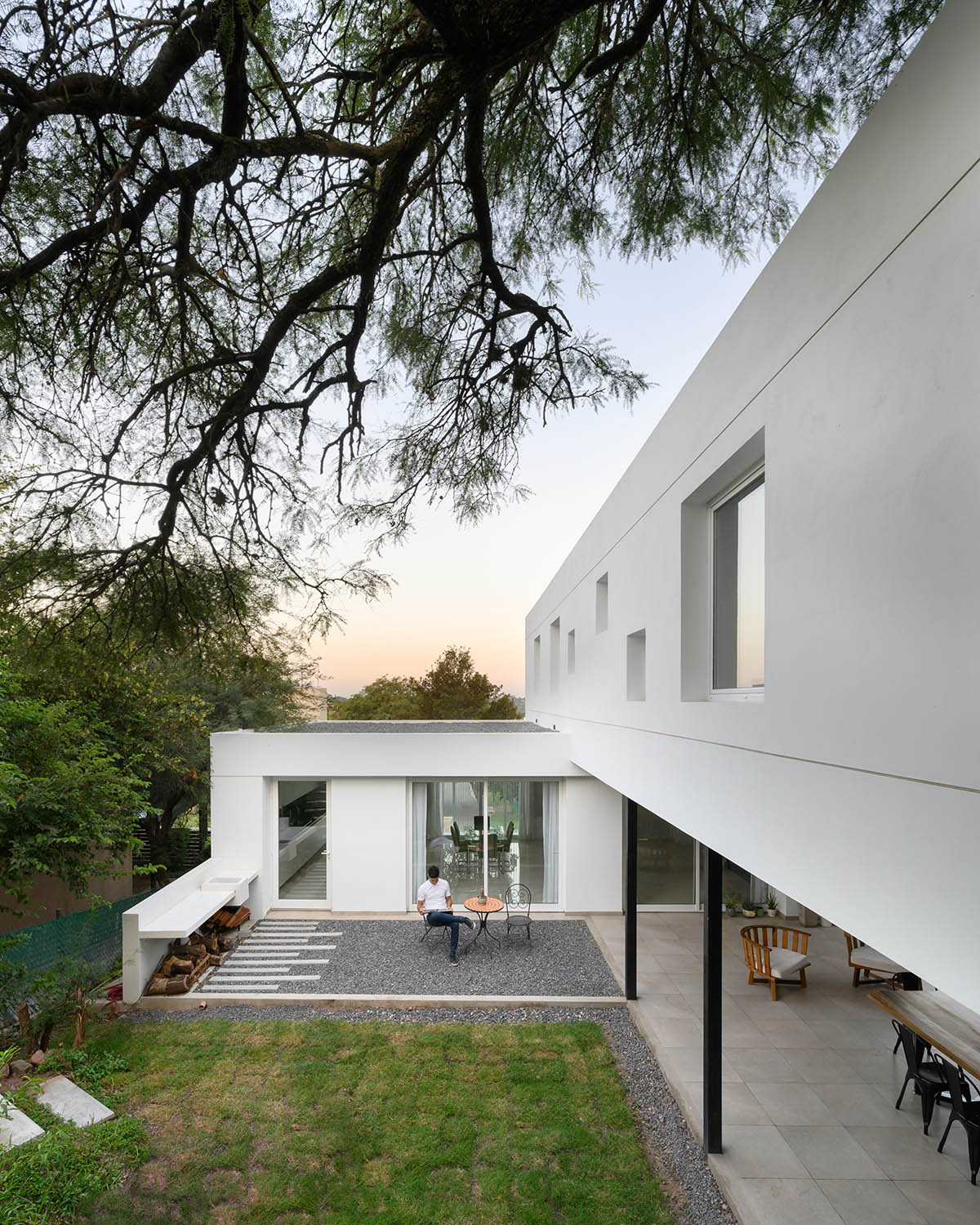 Octava Estudio Cba completes Terrazas de la Villa Housing in Cordoba, Argentina 