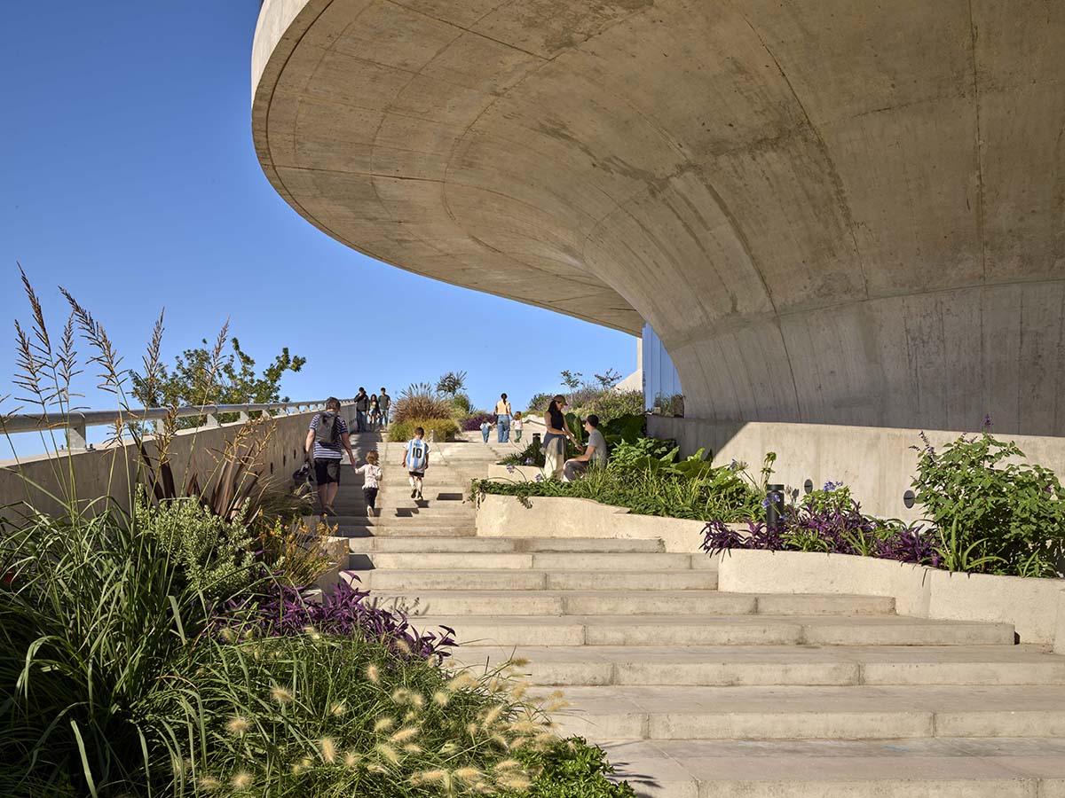 ODA converts decaying parking structure into a public park and office building in Buenos Aires