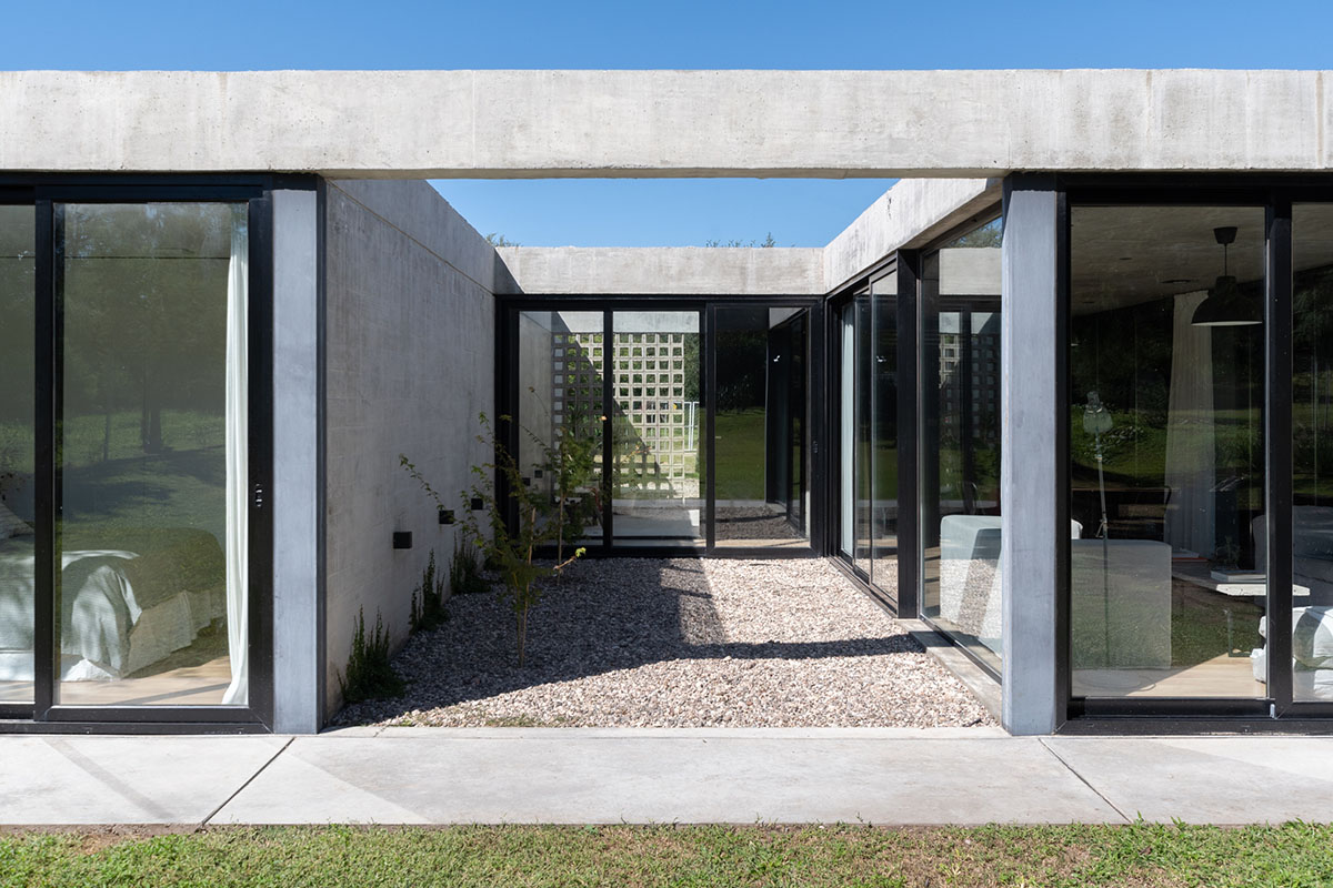 GRUPO Studio completes House SI in Córdoba, Argentina