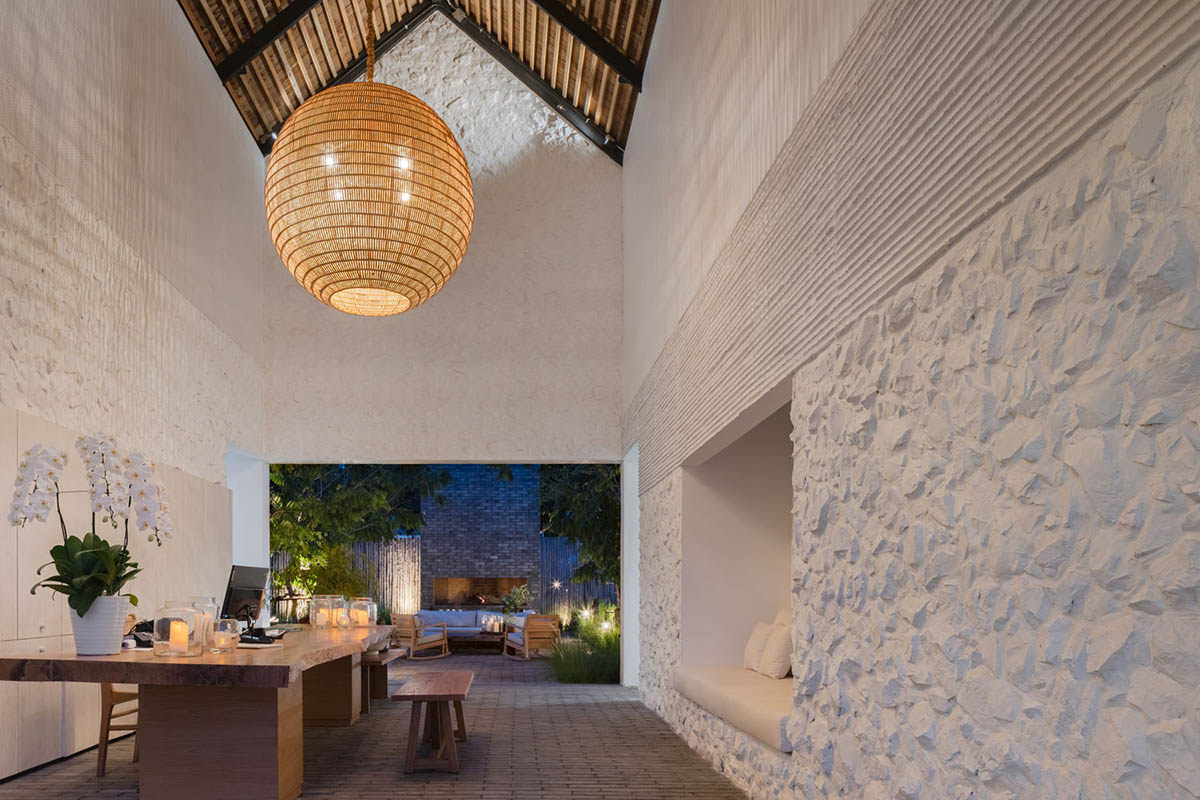 Onion completes rural hotel with private villas within organic fruit and vegetable farms in Thailand