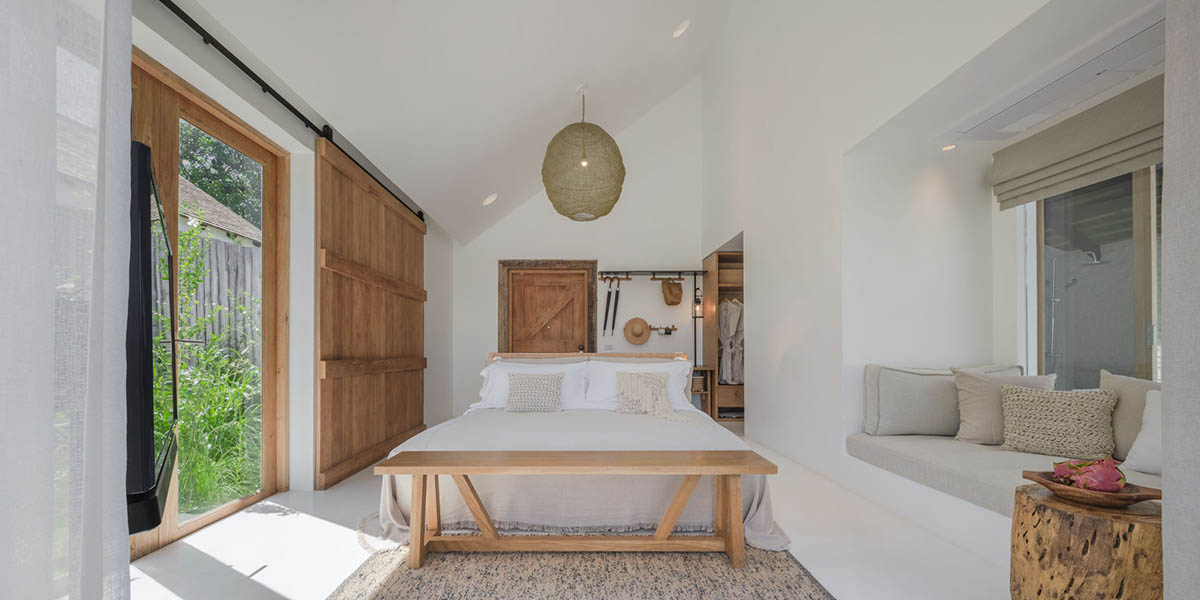 Onion completes rural hotel with private villas within organic fruit and vegetable farms in Thailand