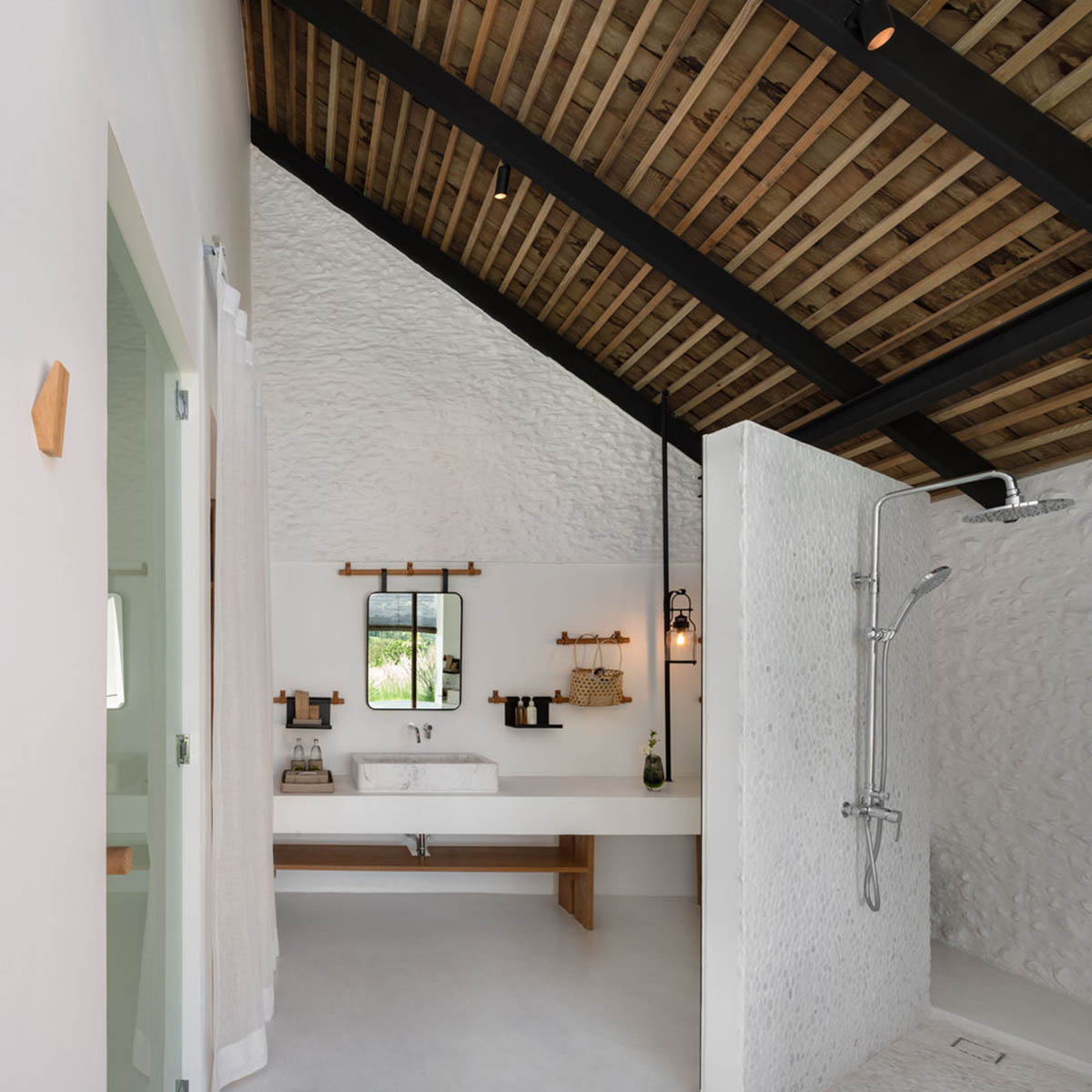 Onion completes rural hotel with private villas within organic fruit and vegetable farms in Thailand