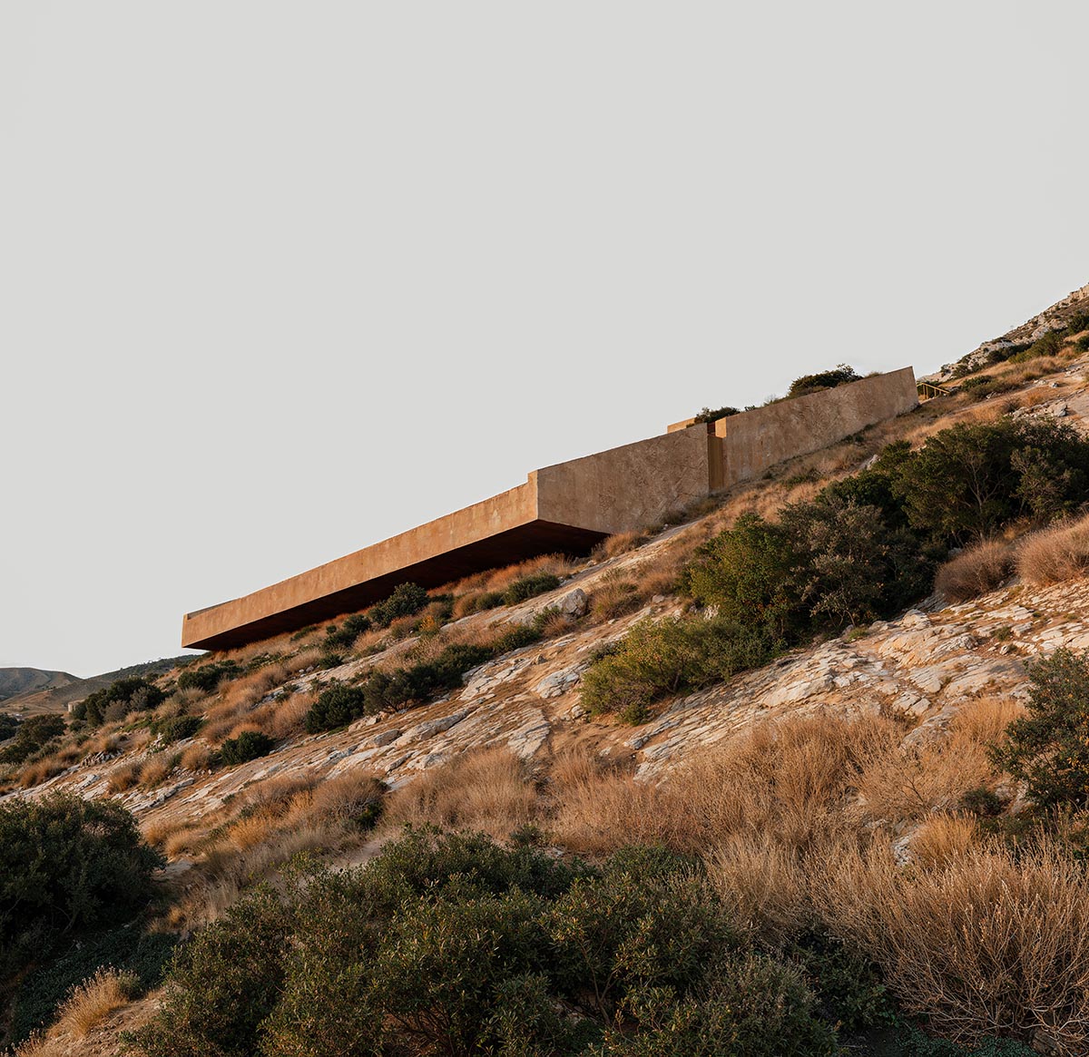 Oppenheim Architecture lancia la Signature Villa: lusso costiero integrato con le scogliere di Jalë, Albania