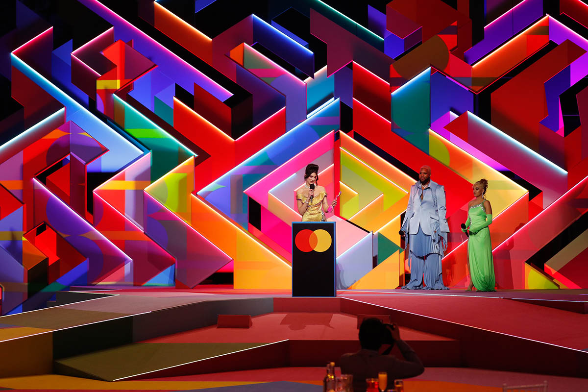 Es Devlin and Yinka Ilori design BRIT Awards' stage with rainbow-colored  maze backdrop