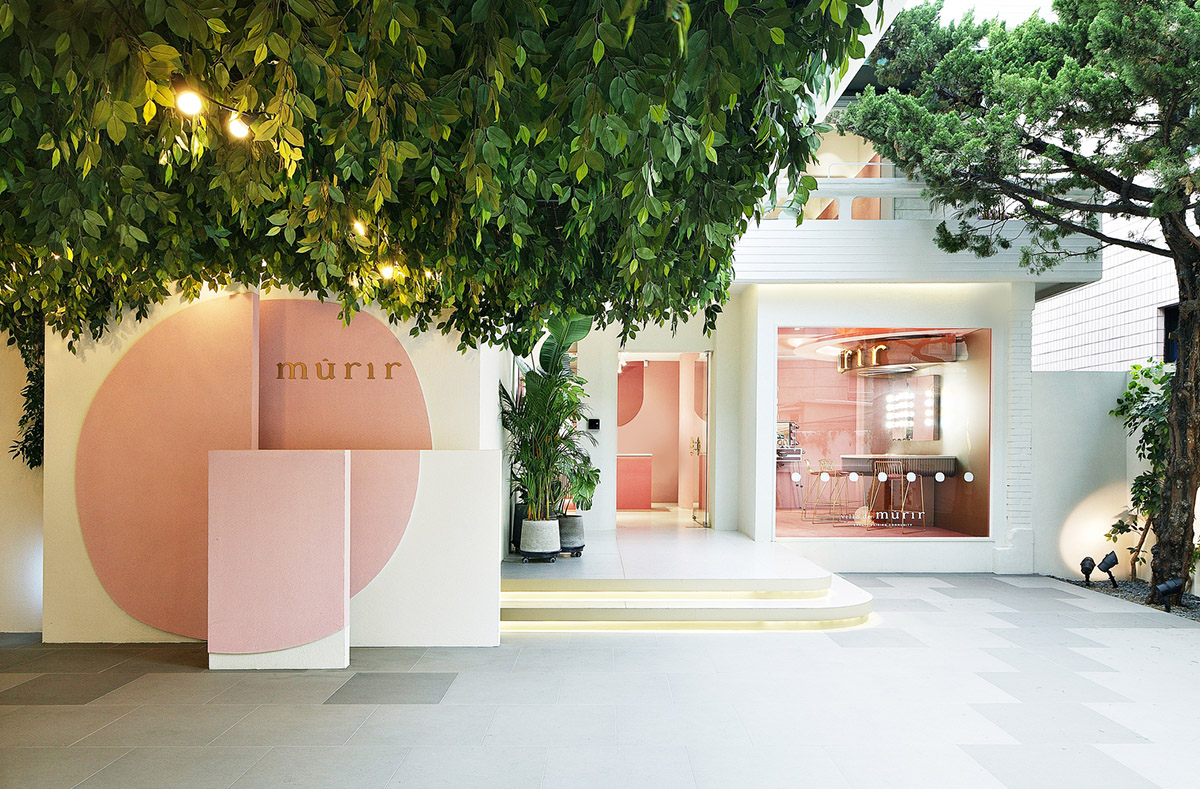 Collective B's beauty shop in South Korea features pink-hued colors and layered walls