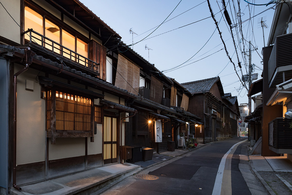 kooo architects renovates traditional Japanese machiya house with light ...