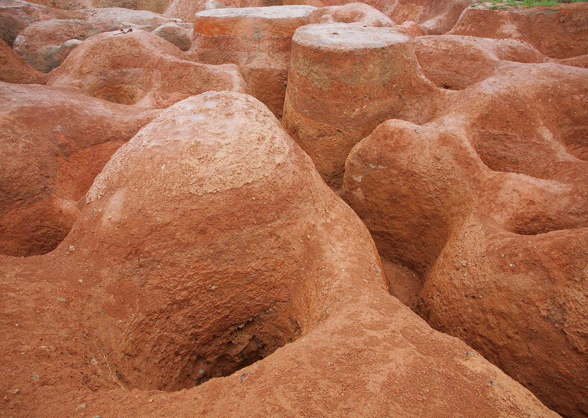 Junya.Ishigami+Associates reveals cave-like house and restaurant in earth form in Japan 