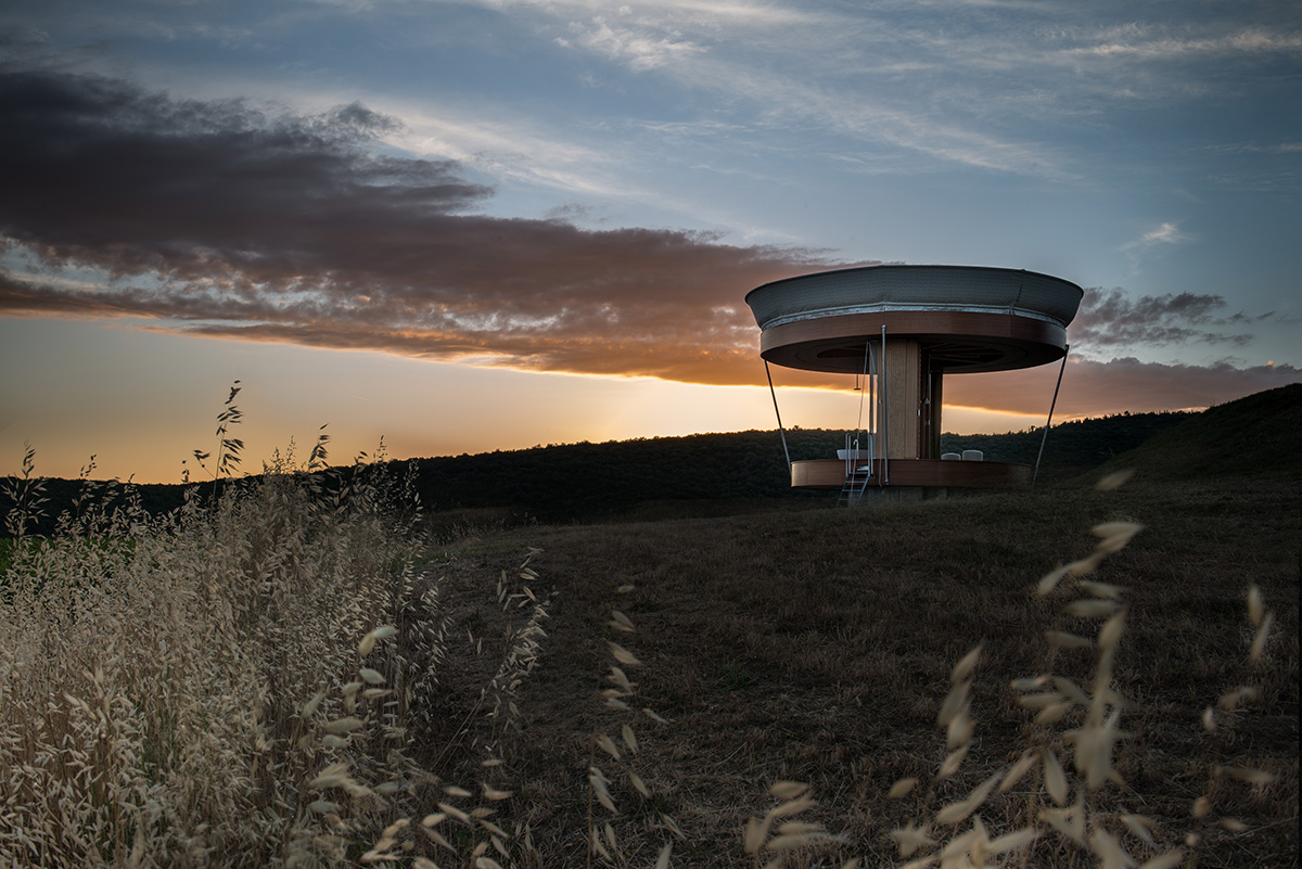 Beatrice Bonzanigo reveals Casa Ojalá luxury cabin with flexible cylindrical walls in Tuscany, Italy