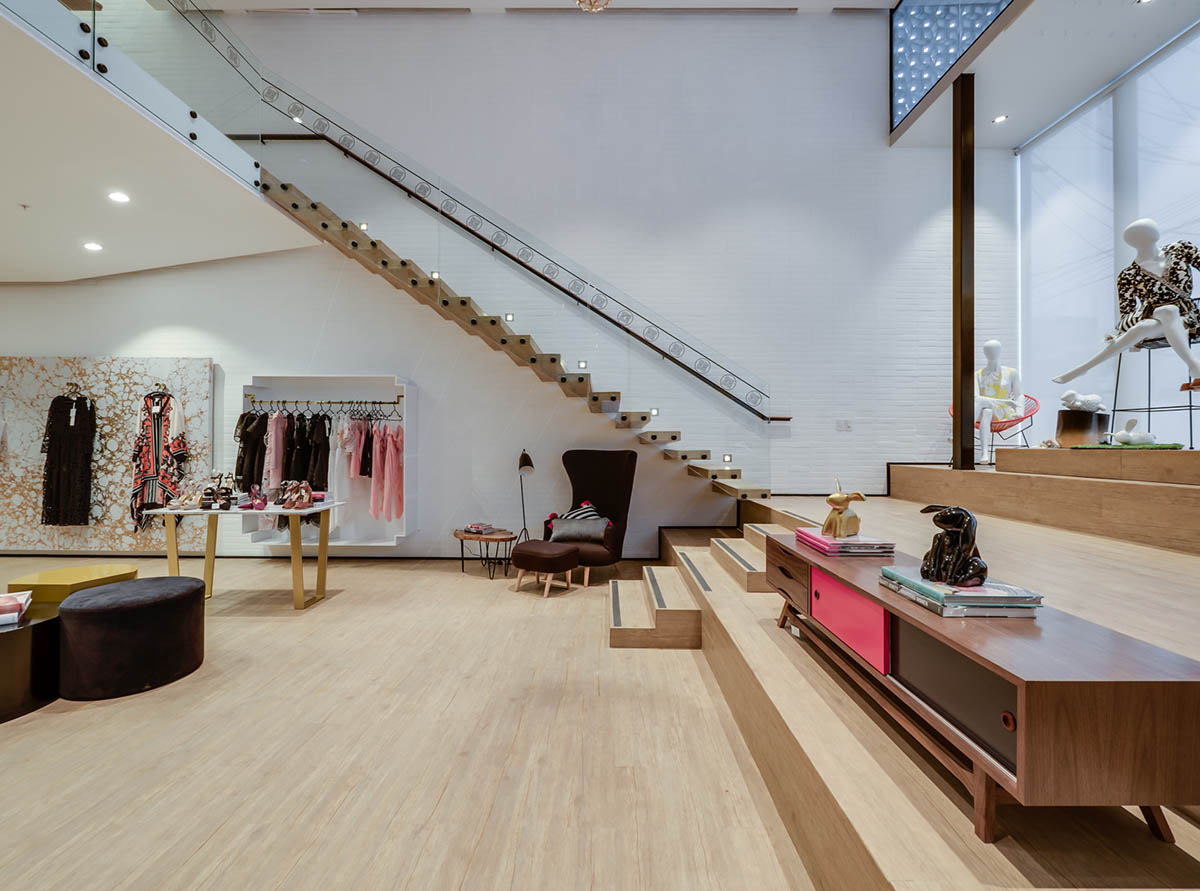 Nómena Arquitectos completes retail and exhibition space with perforated façade in Peru