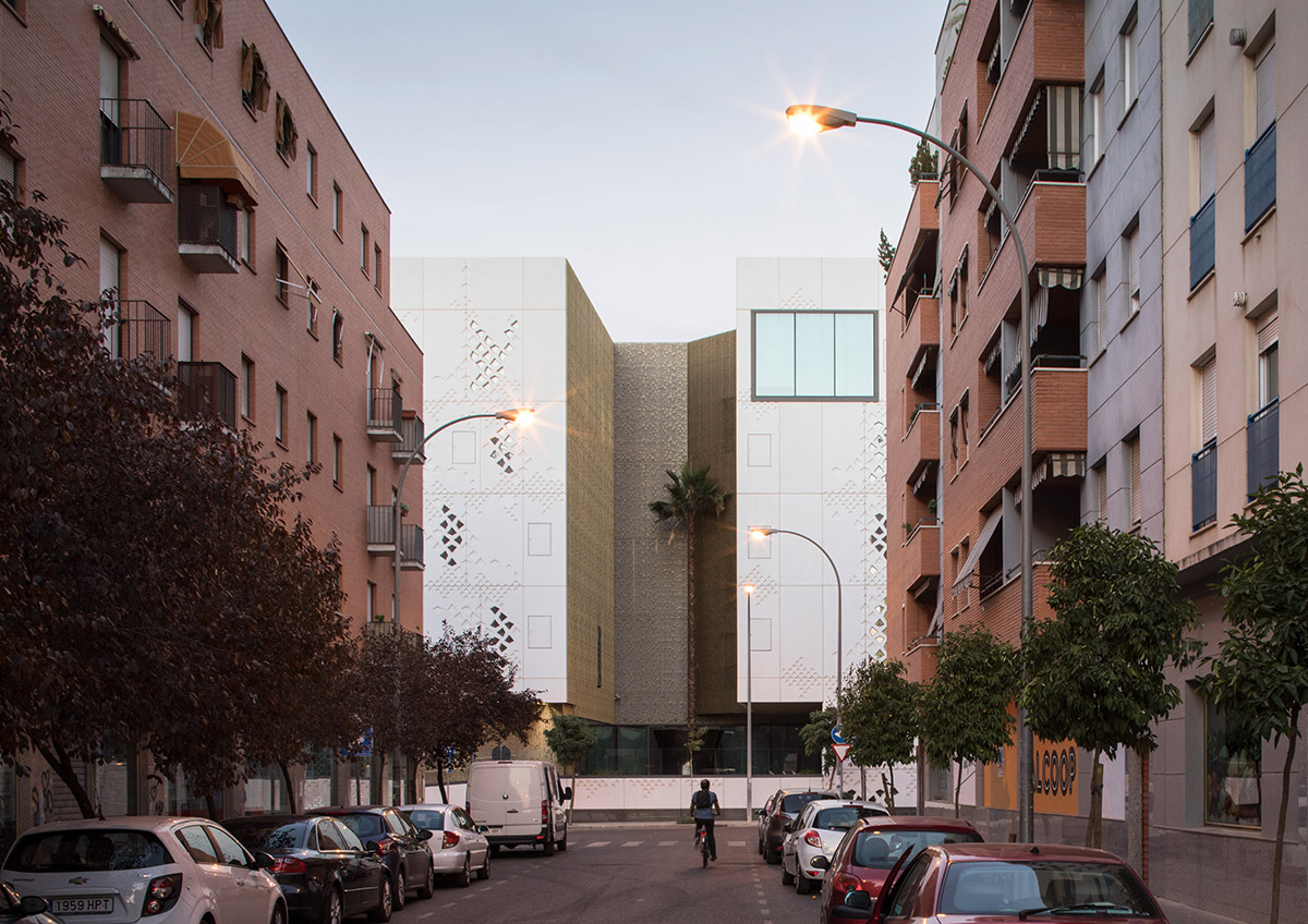 Mecanoo envisions Palace of Justice in Cordoba with cutouts and porous walls