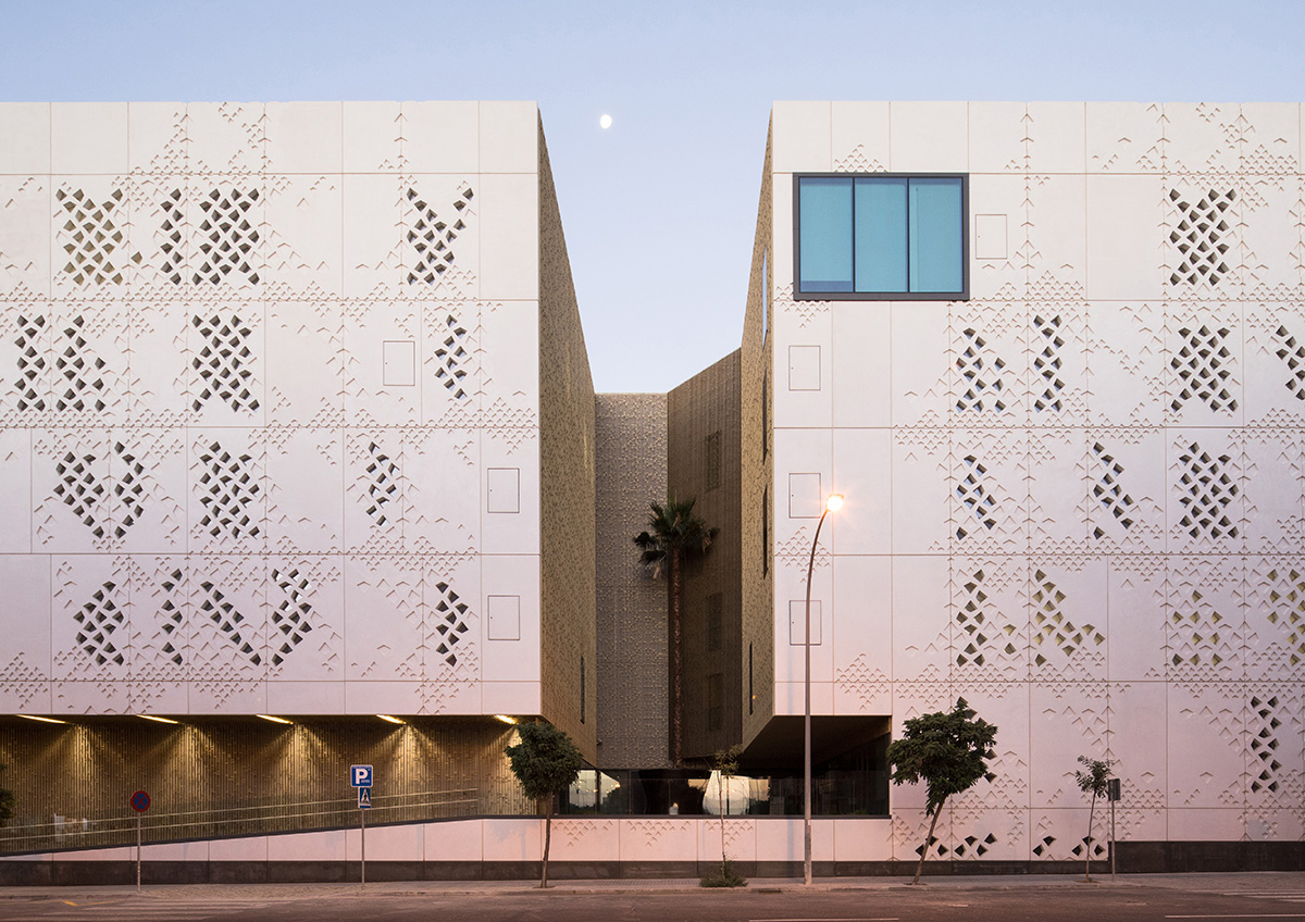Mecanoo envisions Palace of Justice in Cordoba with cutouts and porous walls