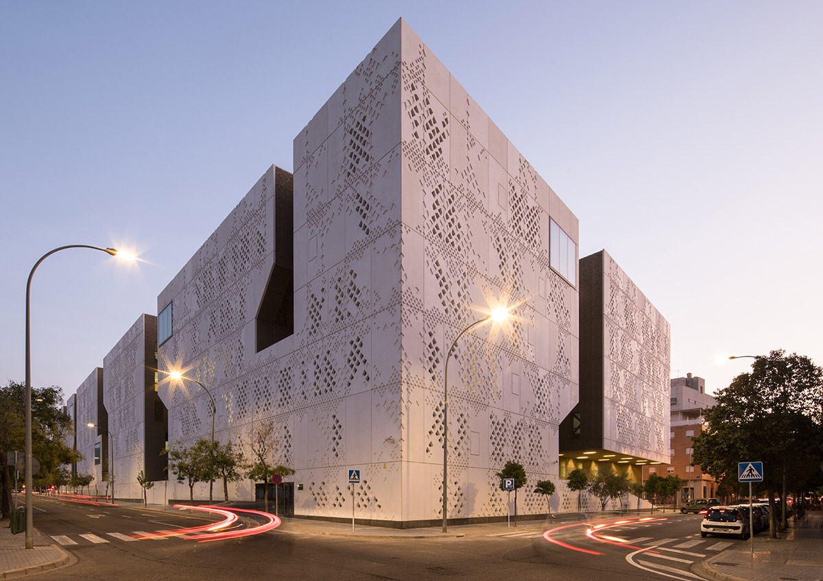 Mecanoo envisions Palace of Justice in Cordoba with cutouts and porous walls